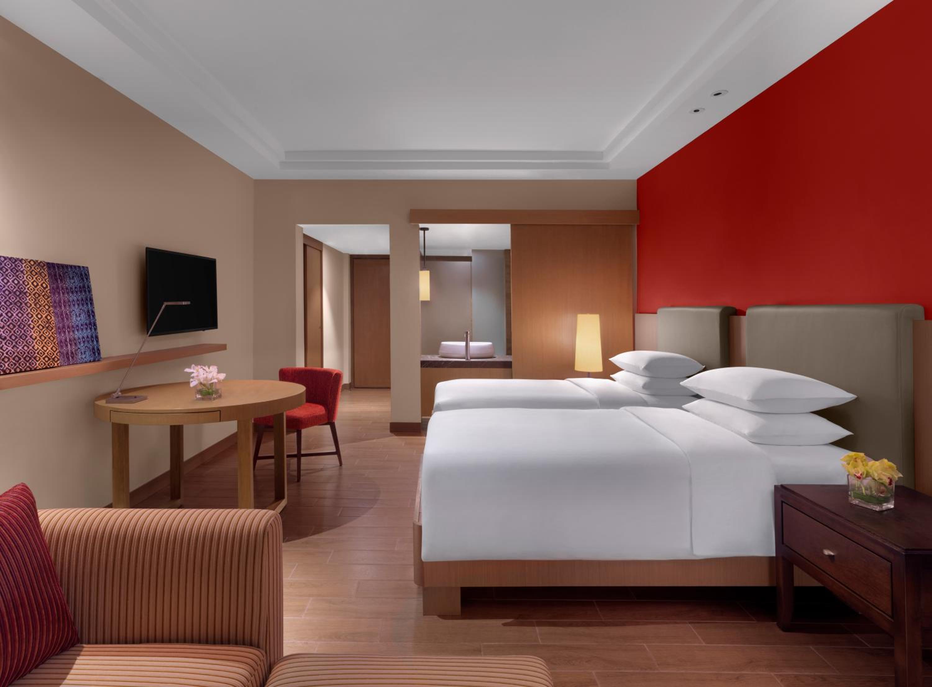 Twin Room with Sea View - Club Access photo 1