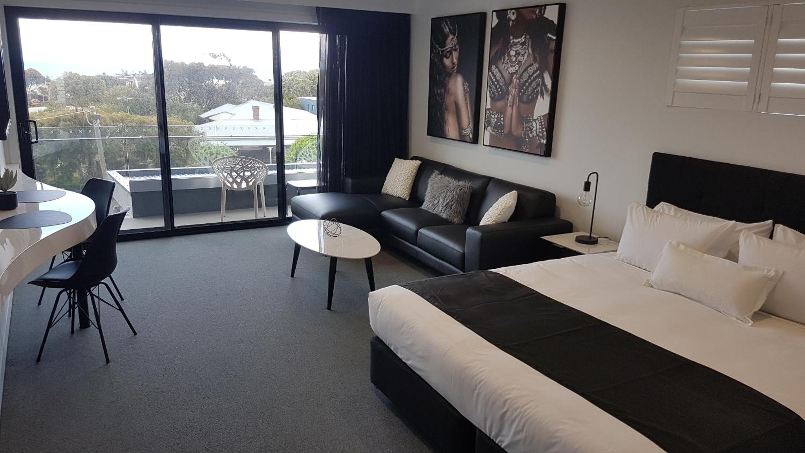 Deluxe Suite with Sea View photo 1