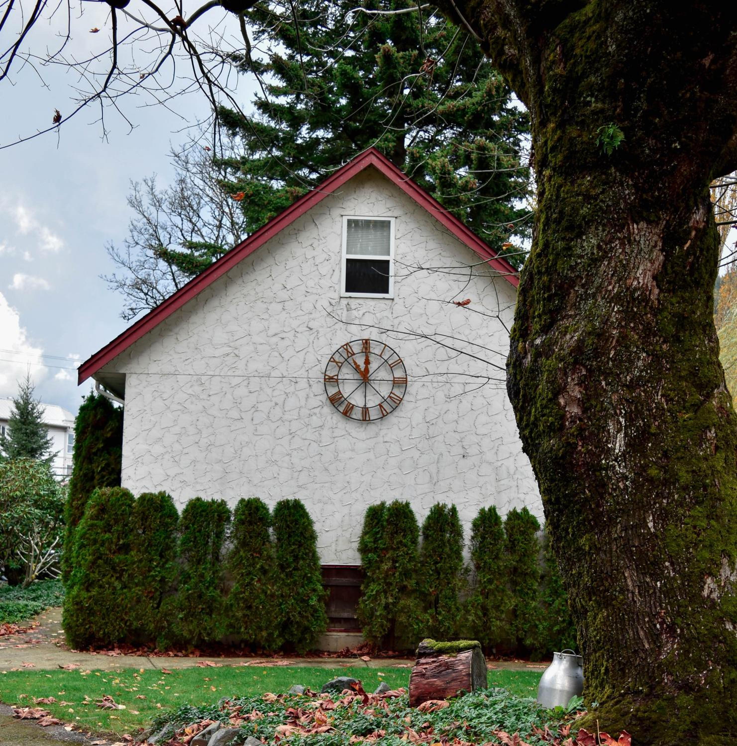 One-Bedroom Cottage with Loft photo 2