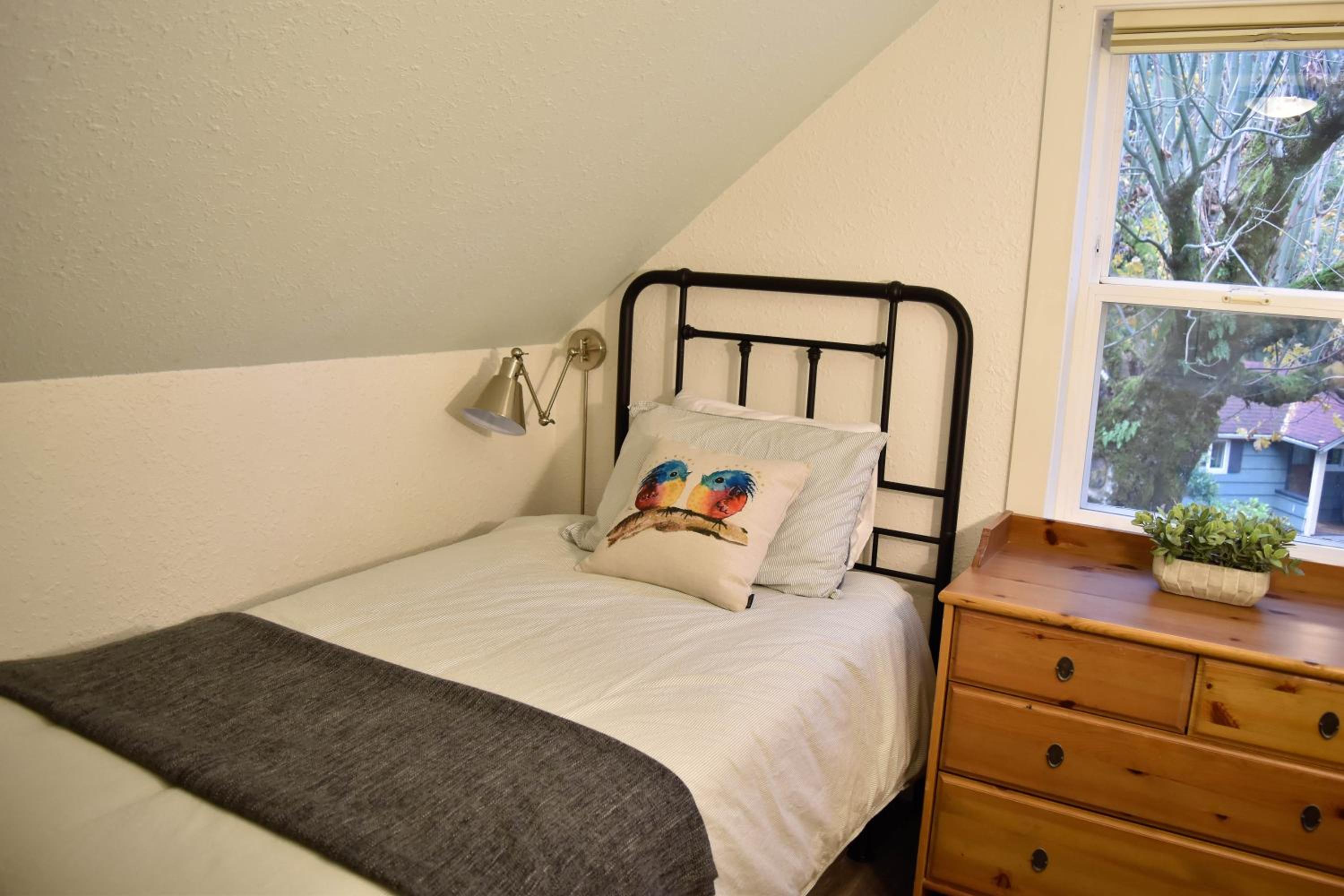 One-Bedroom Cottage with Loft photo 3