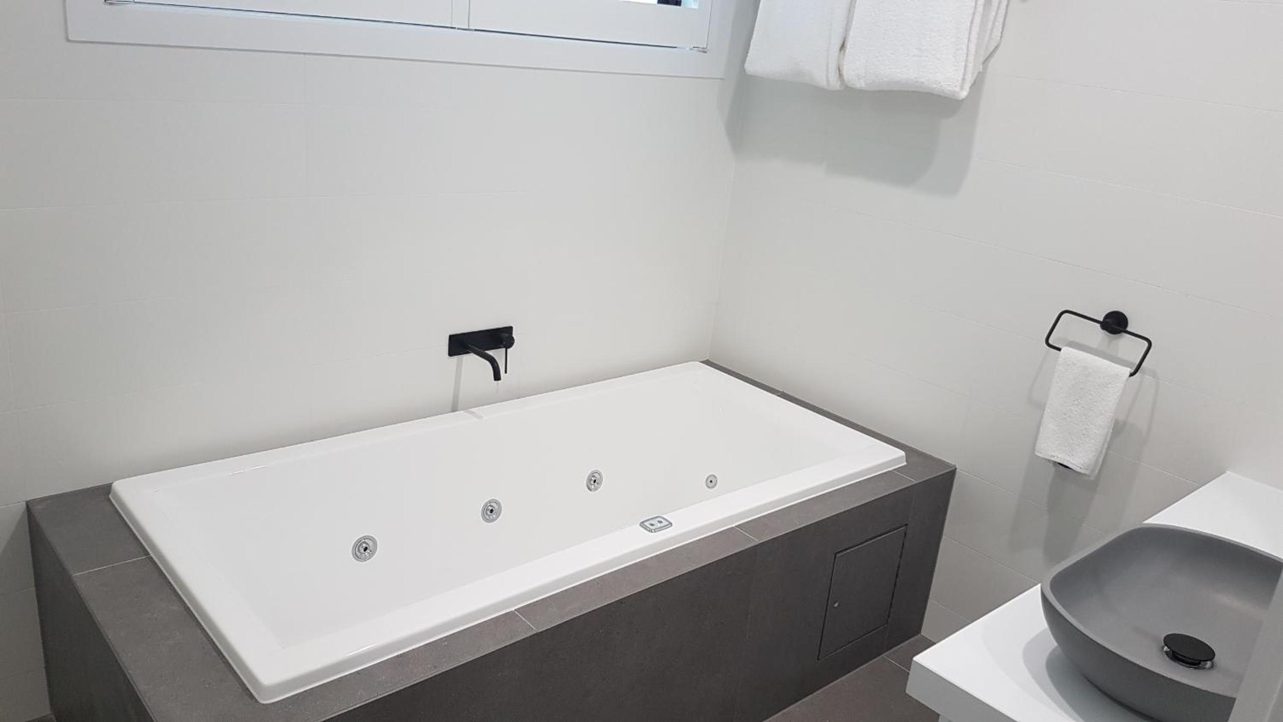 King Room with Spa Bath photo 3