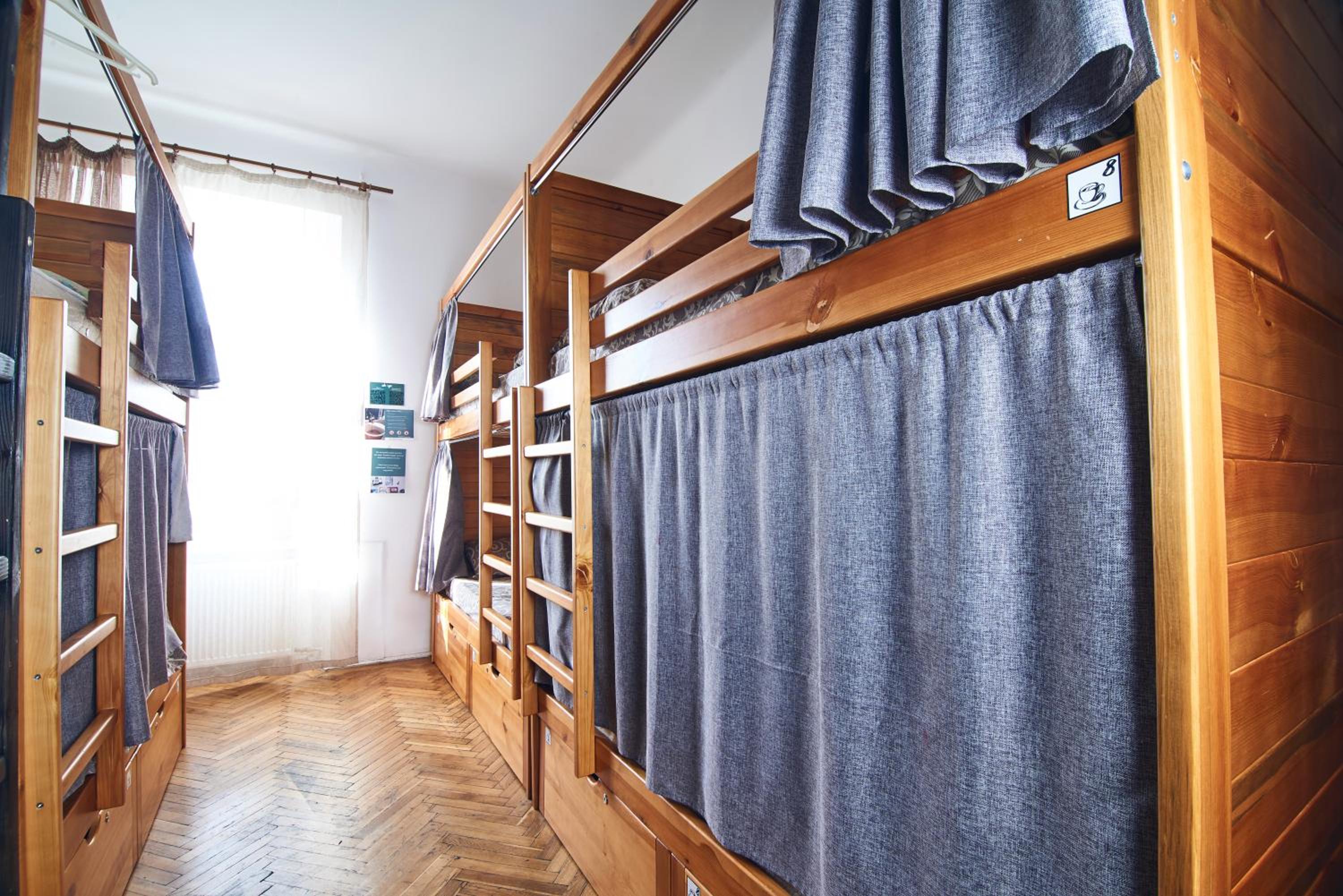 Bed in 8-Bed Mixed Dormitory Room photo 2