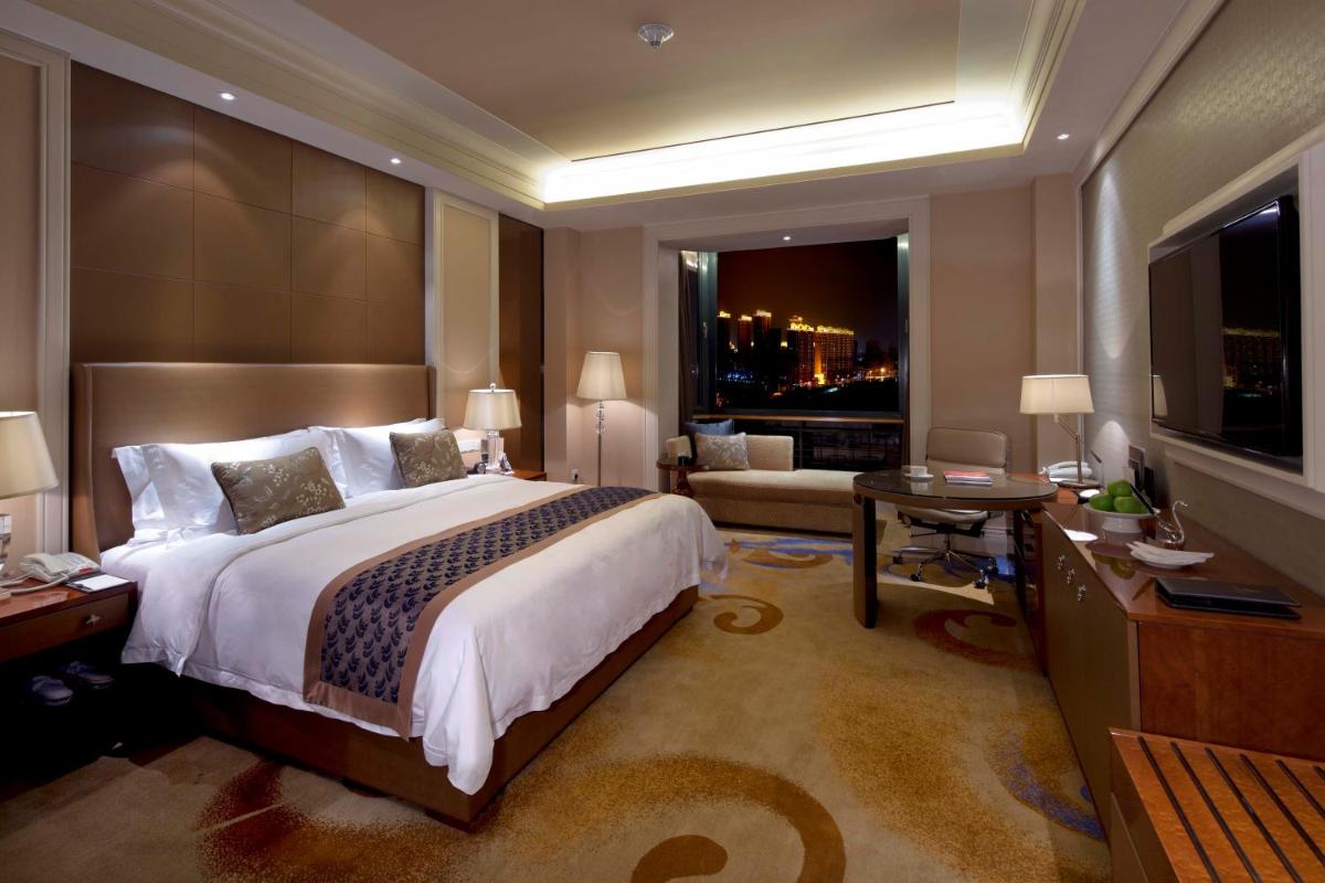 Mainland Chinese Citizens - Deluxe Queen Room photo 1