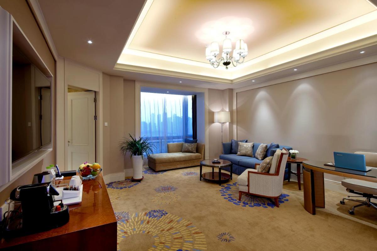 Mainland Chinese Citizens - Deluxe Suite photo 3