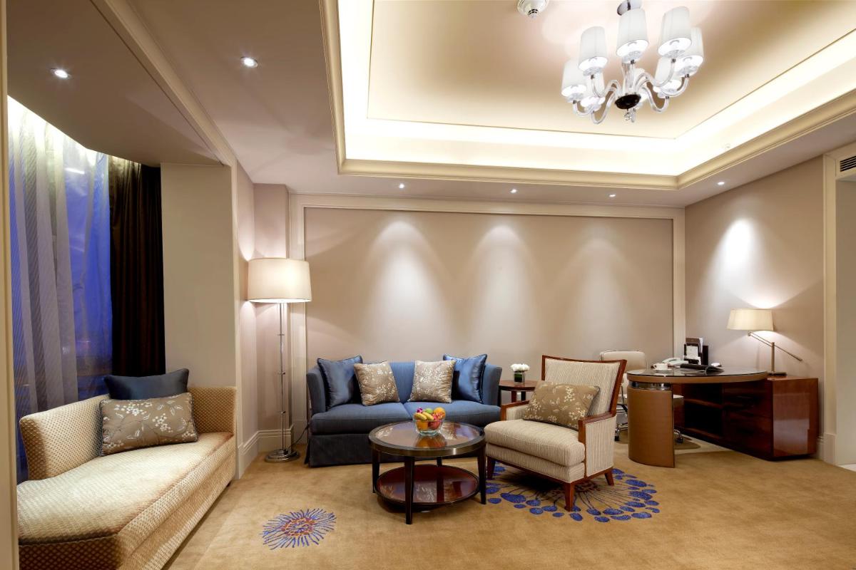 Mainland Chinese Citizens - Deluxe Suite photo 2