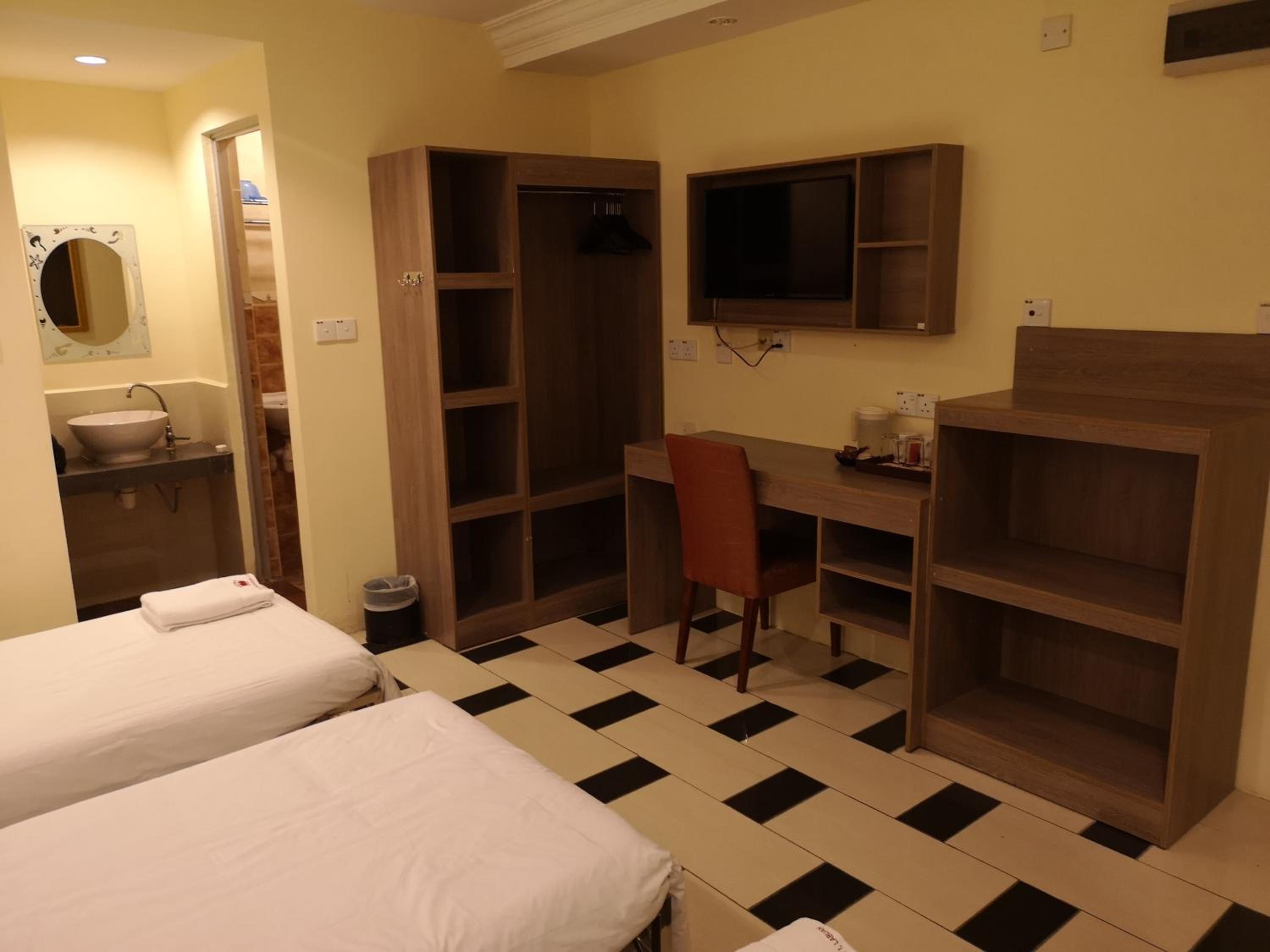 Superior Quadruple Room photo 2
