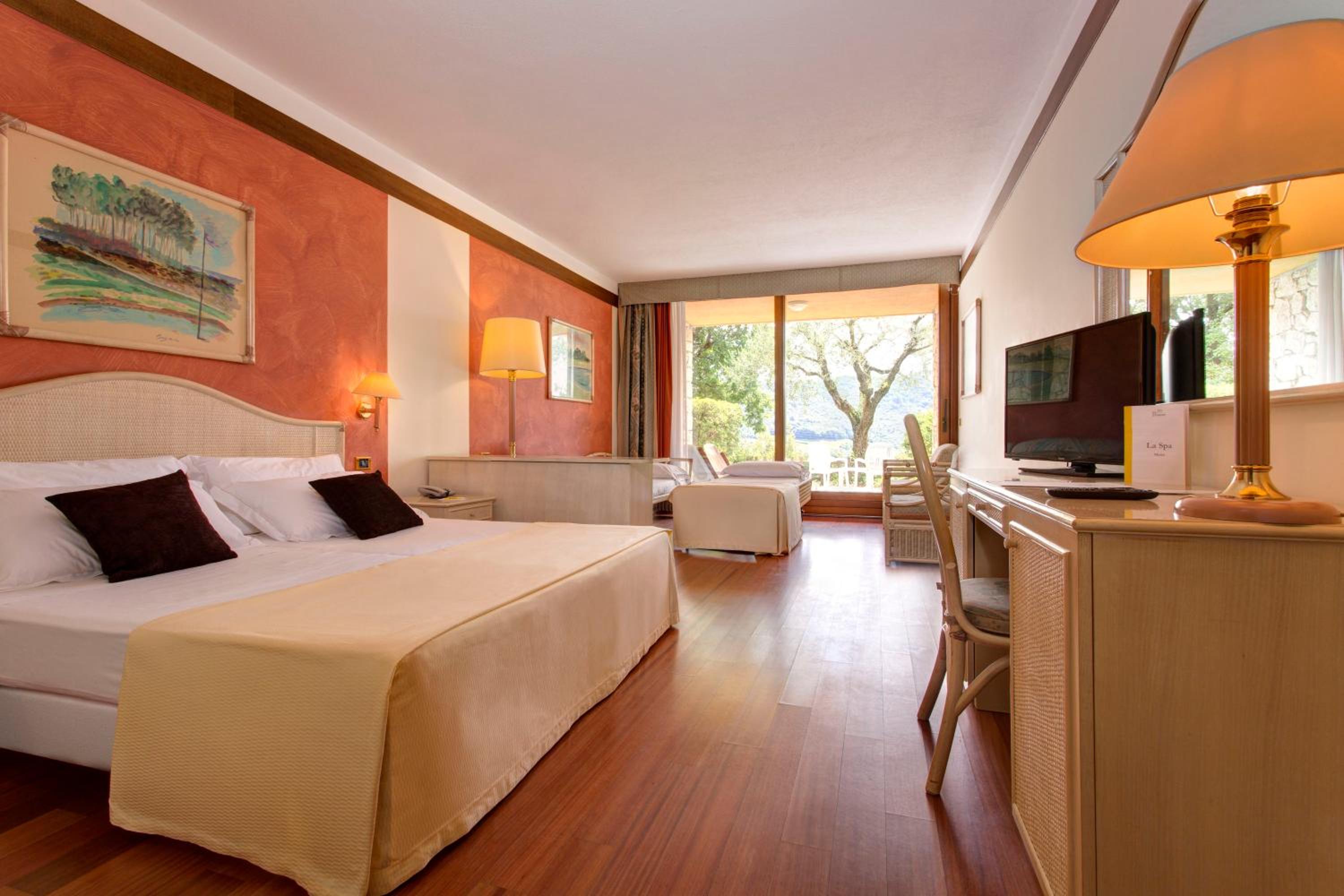 Junior Suite with Lake View - Annex - Photo 4