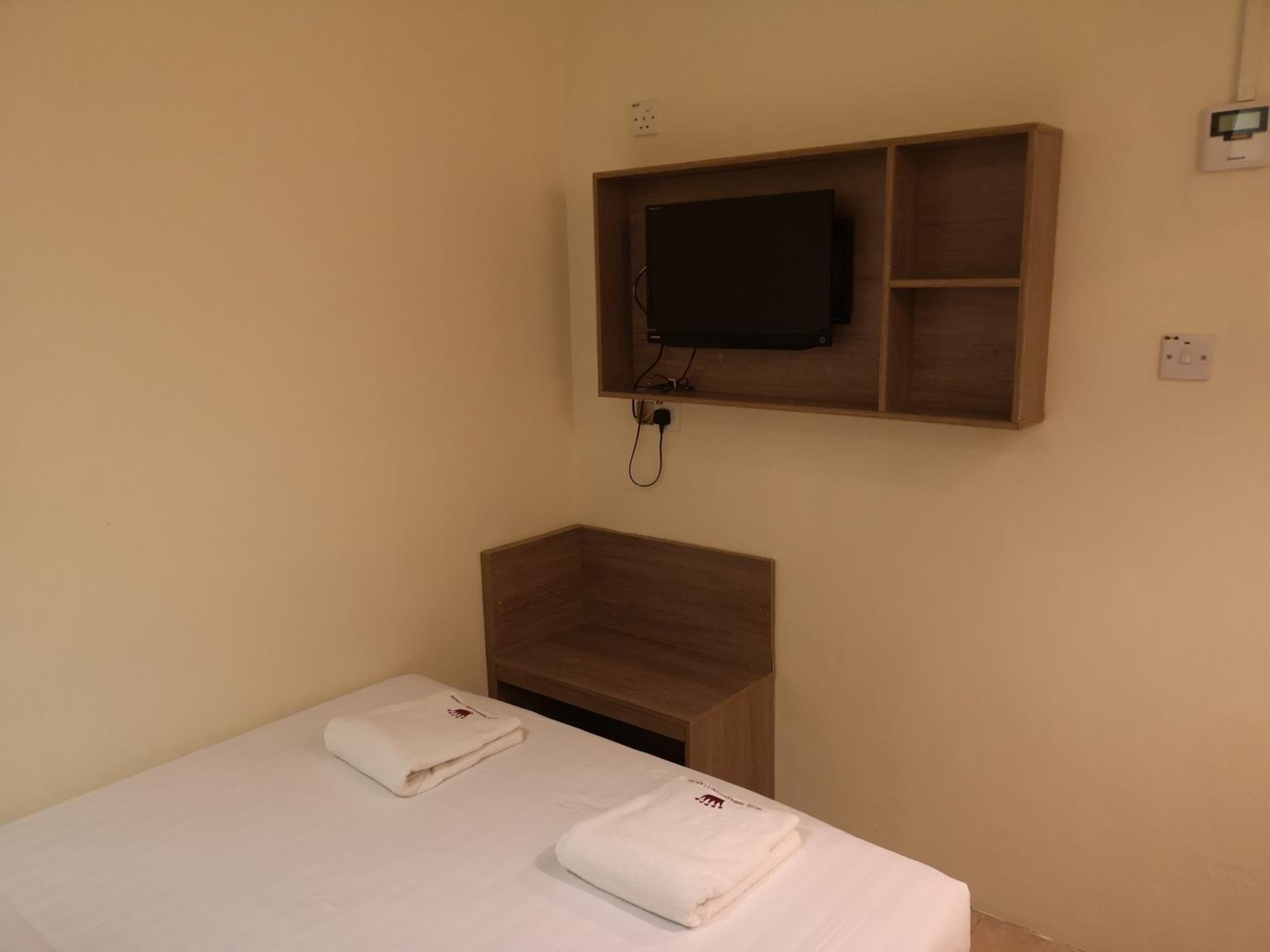 Standard Queen Room photo 3