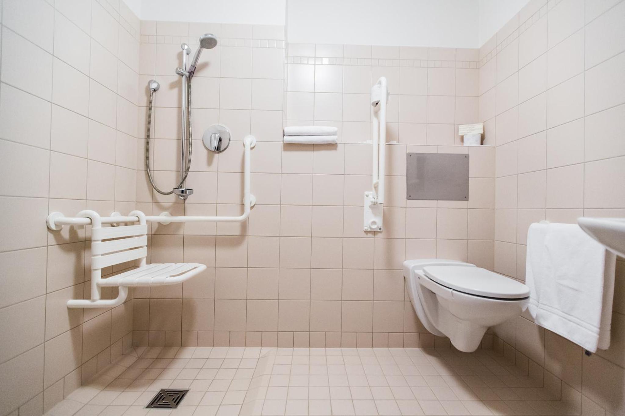 Triple Room - Disability Access - Photo 3