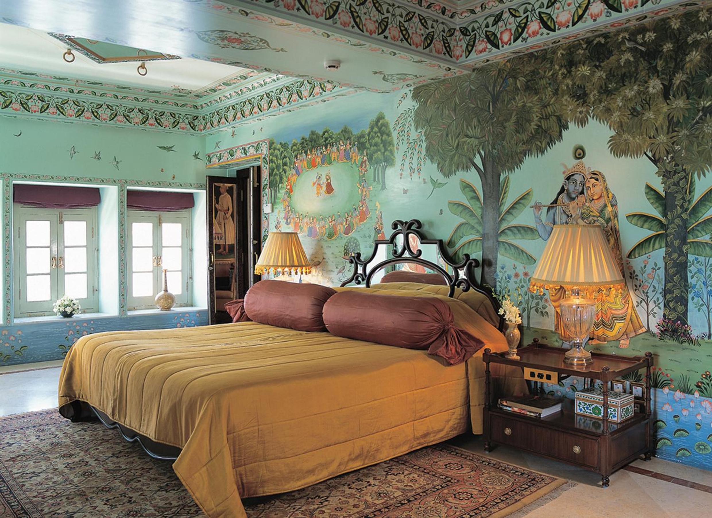 Grand Royal Suite with Lake View - Photo 1