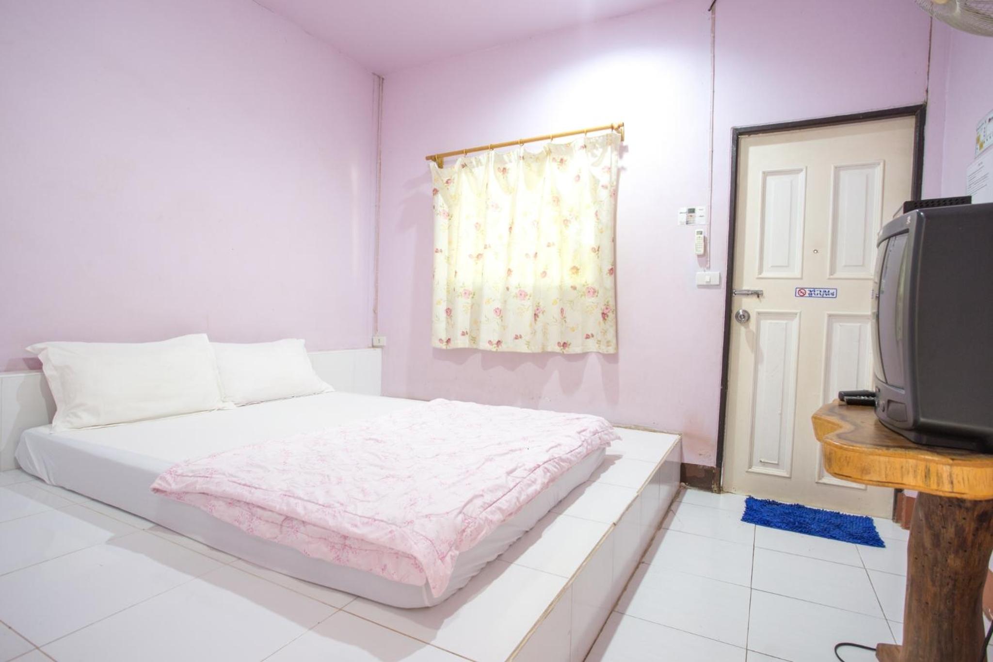 Small Double Room - Photo 1