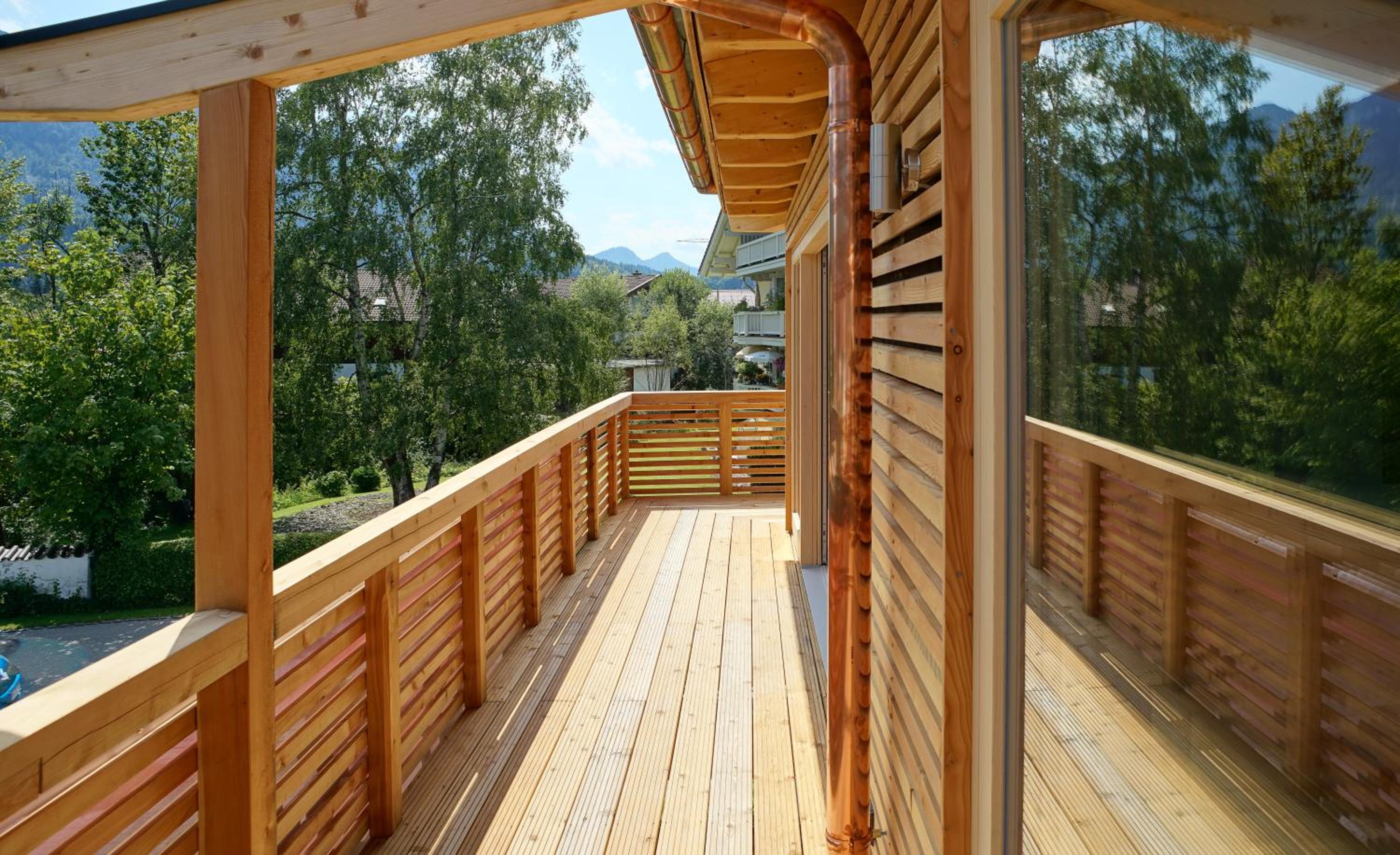 Deluxe Zimmer mit Kingsize-Bett und Balkon Deluxe Zimmer mit Kingsize-Bett und Balkon
