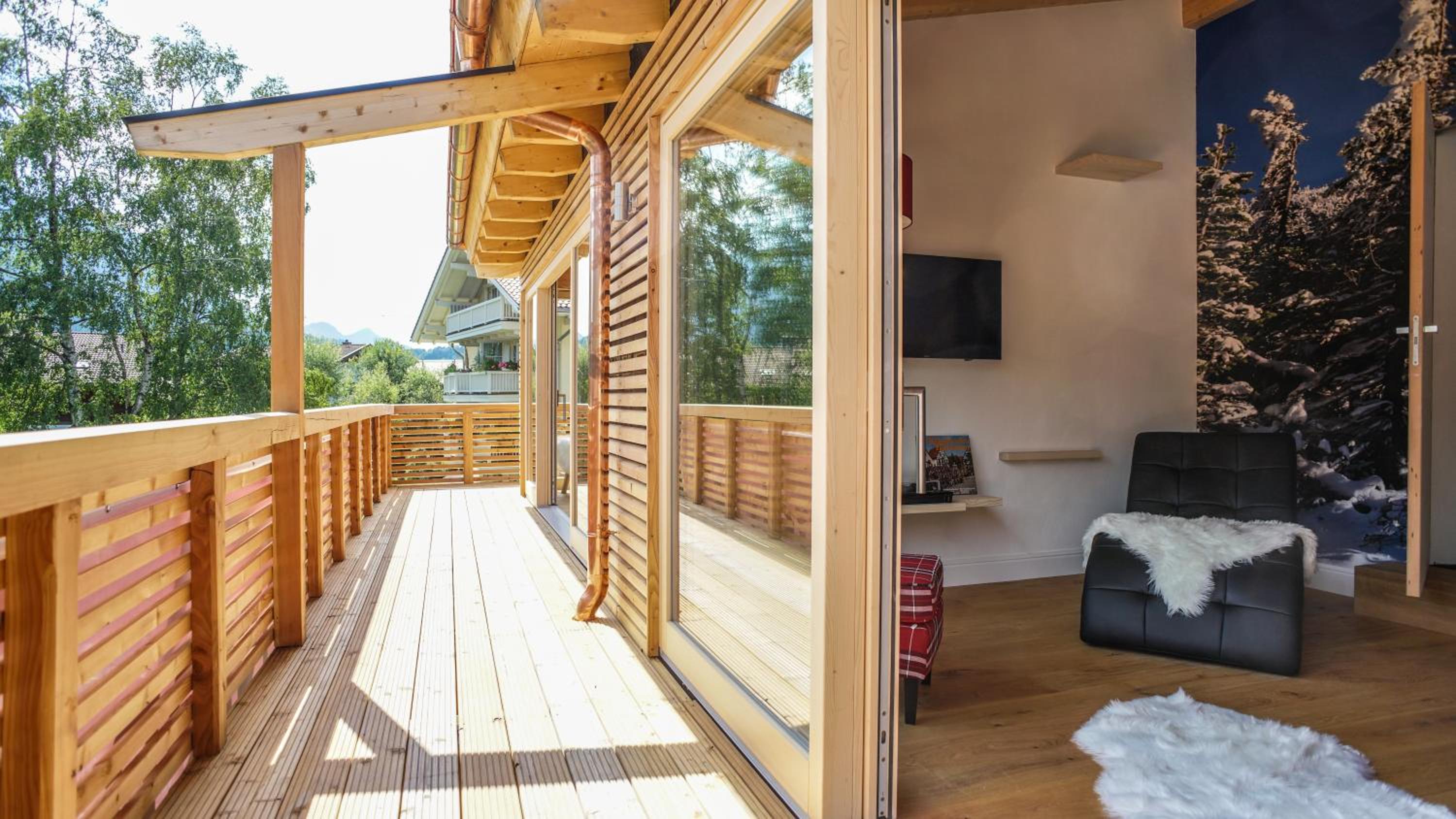 Deluxe Zimmer mit Kingsize-Bett und Balkon Deluxe Zimmer mit Kingsize-Bett und Balkon