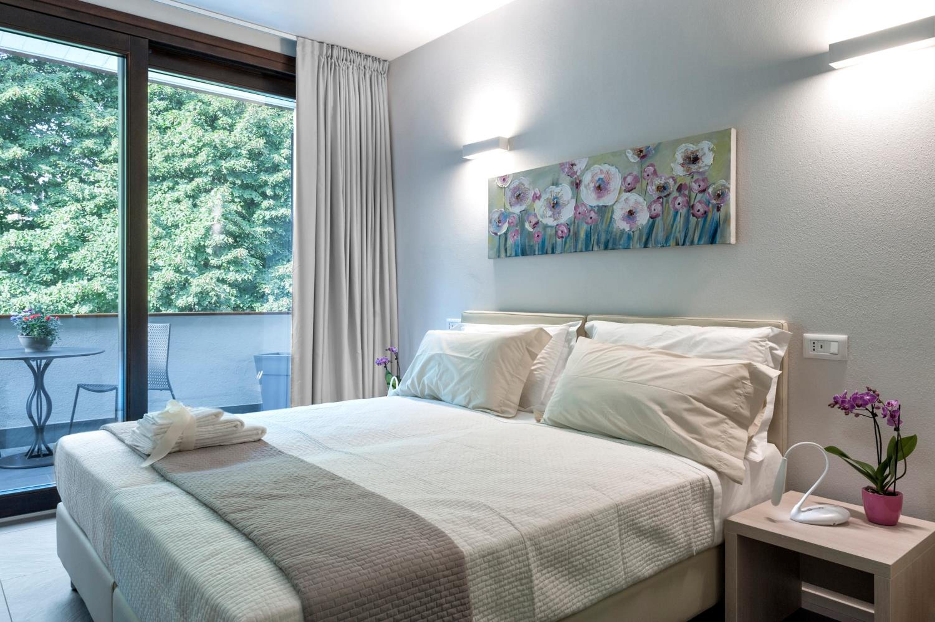 Double or Twin Room with Balcony and Private Bathroom - Photo 1