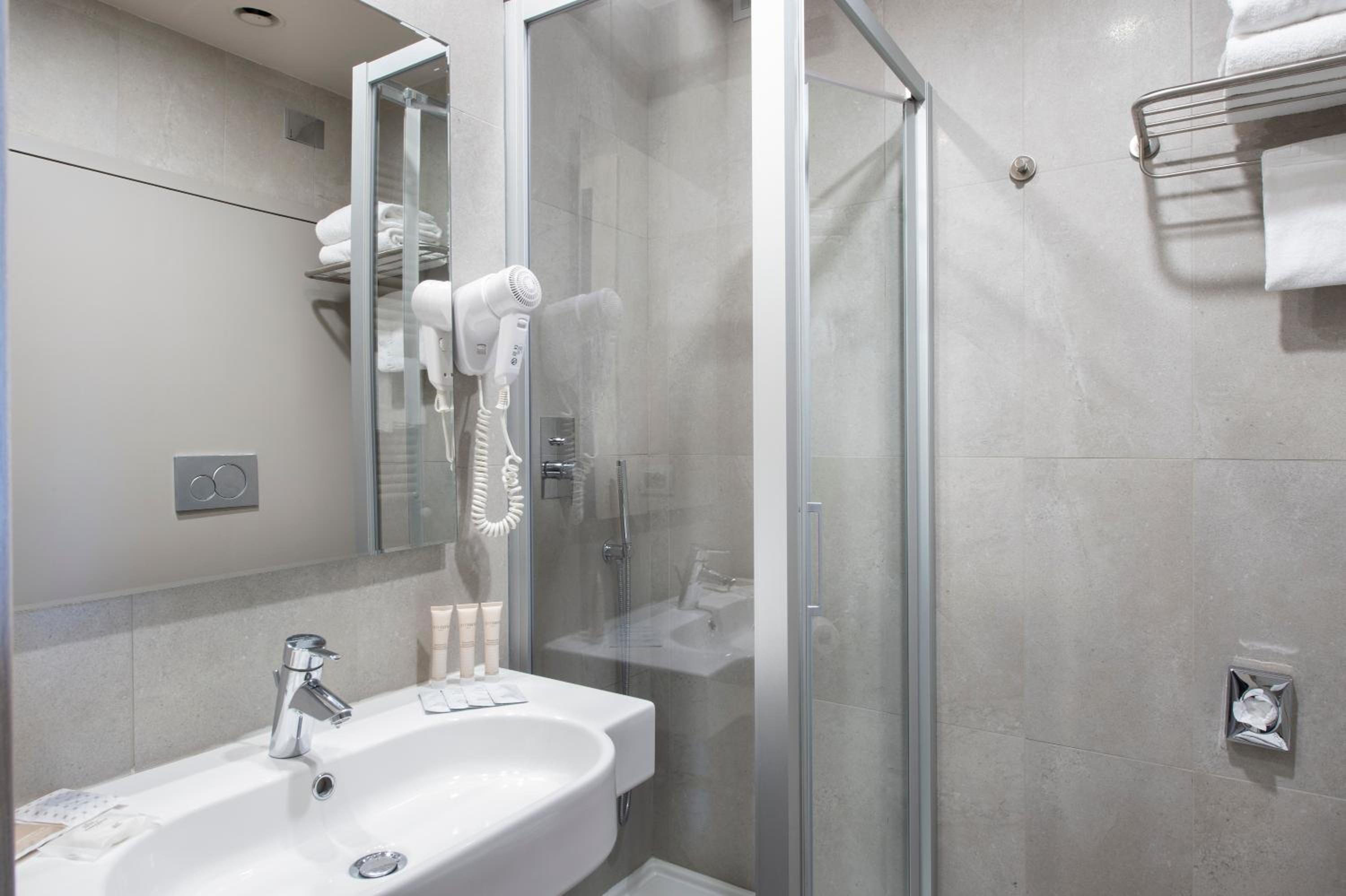 Superior Double or Twin Room photo 2