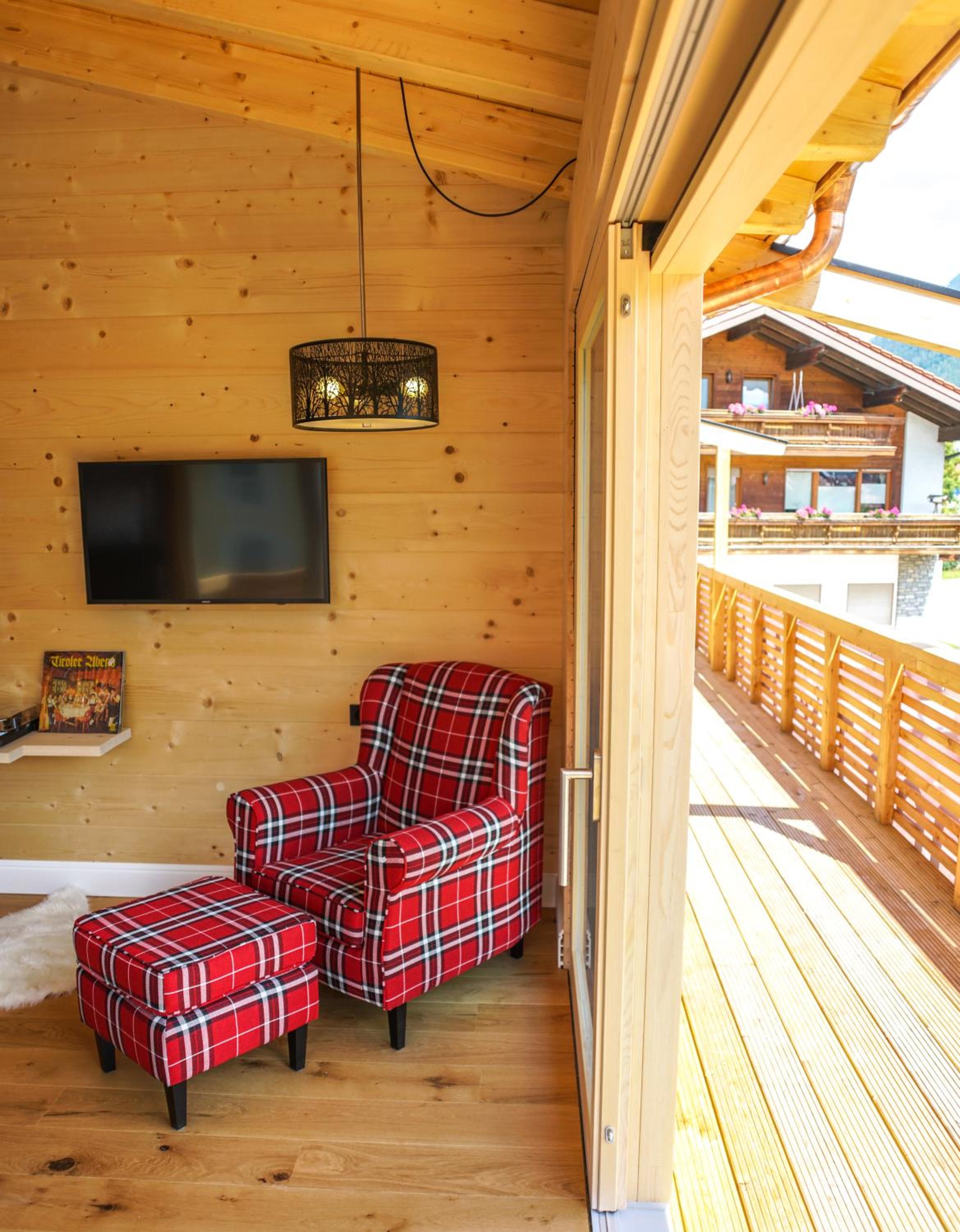 Deluxe Zimmer mit Kingsize-Bett und Balkon Deluxe Zimmer mit Kingsize-Bett und Balkon