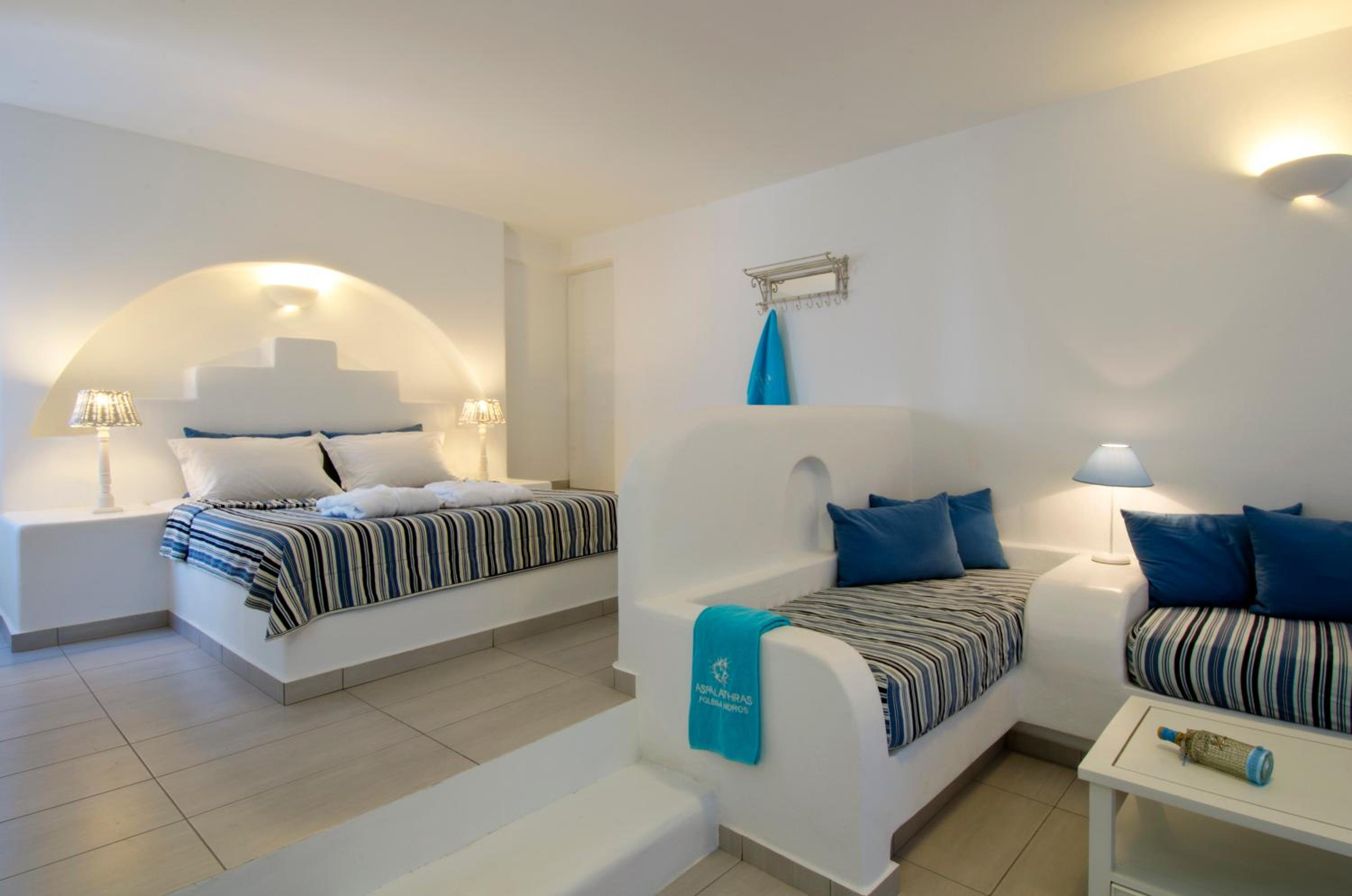 Superior Triple Room With Pool View photo 2
