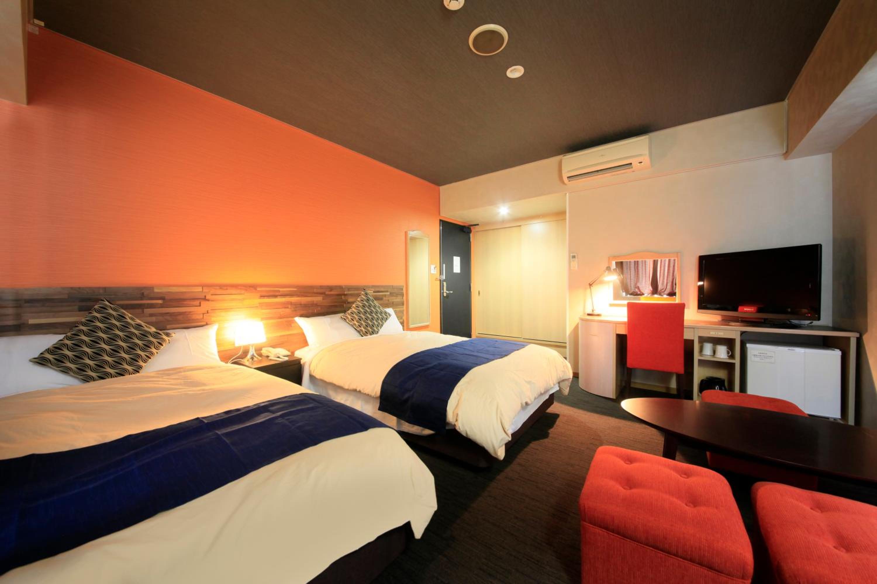 Standard Twin Room photo 2
