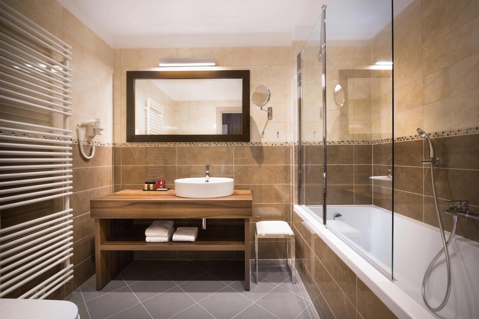 Standard Double Room with Sea View and Balcony - Photo 2