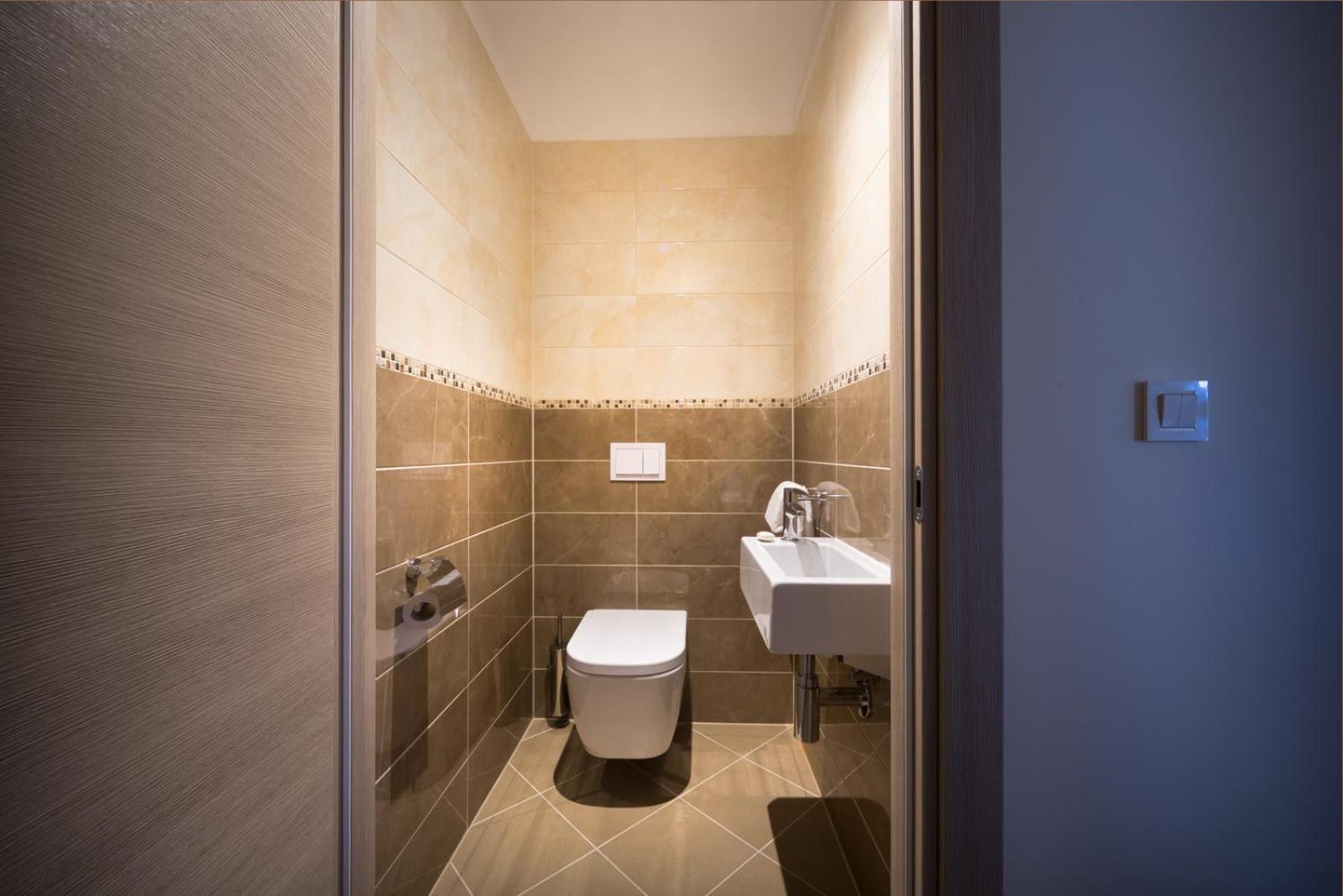 Suite with Park View and Balcony - Photo 2