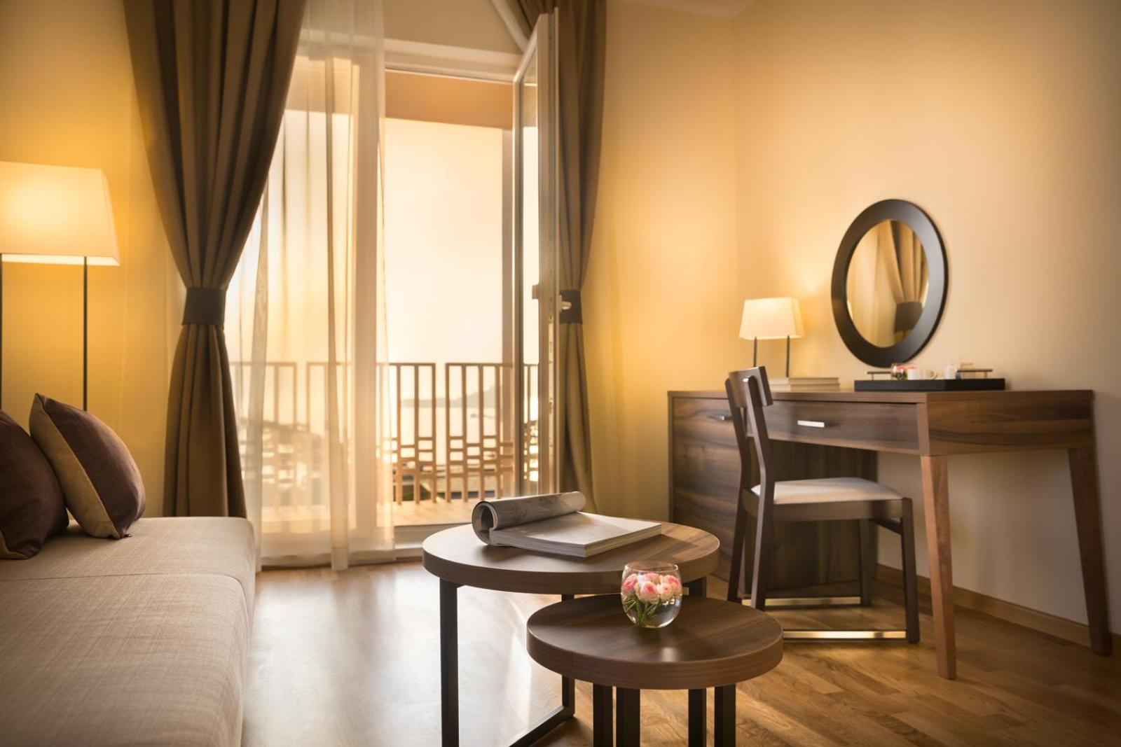 Suite with Sea View and Balcony - Photo 7