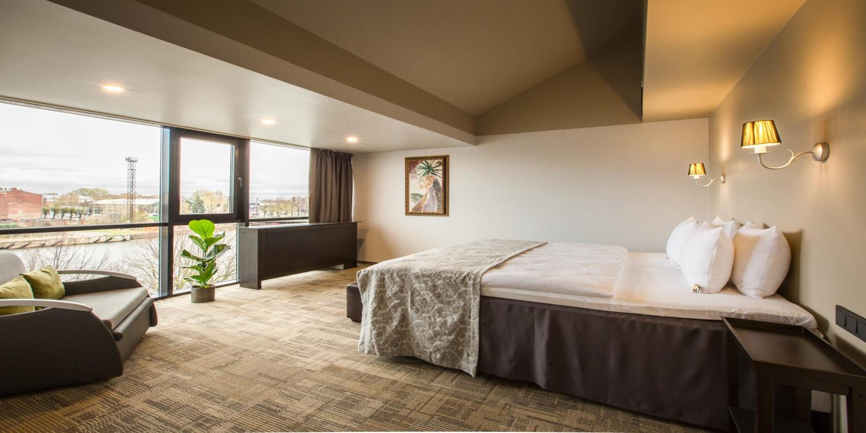 One-Bedroom Suite - Photo 16