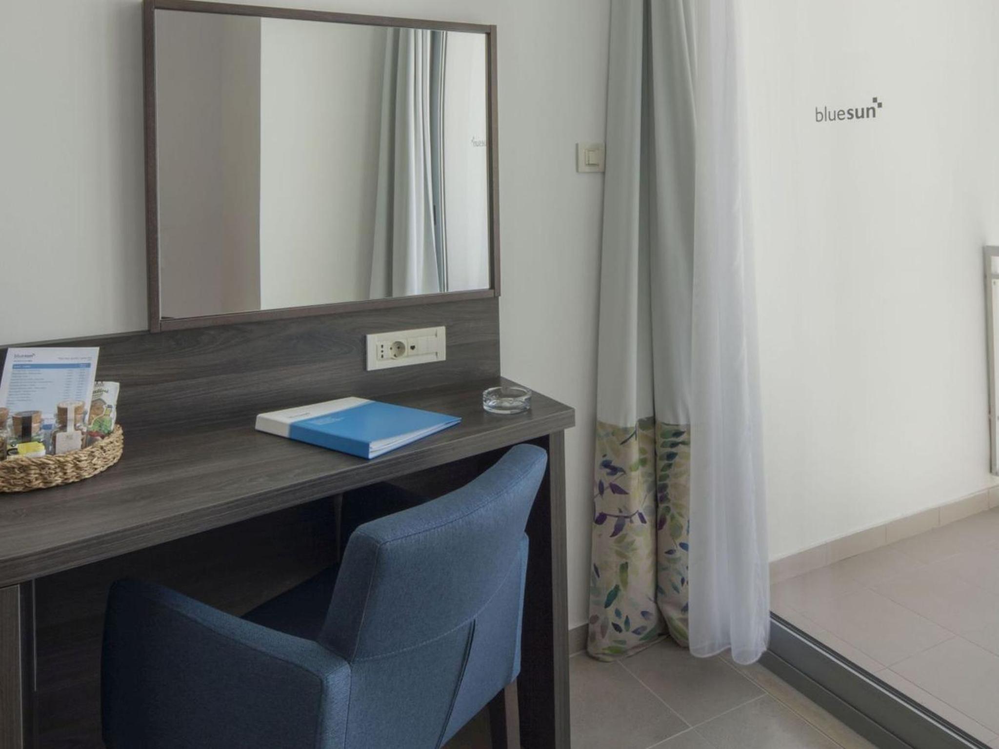Standard Double Room with Balcony - Photo 3