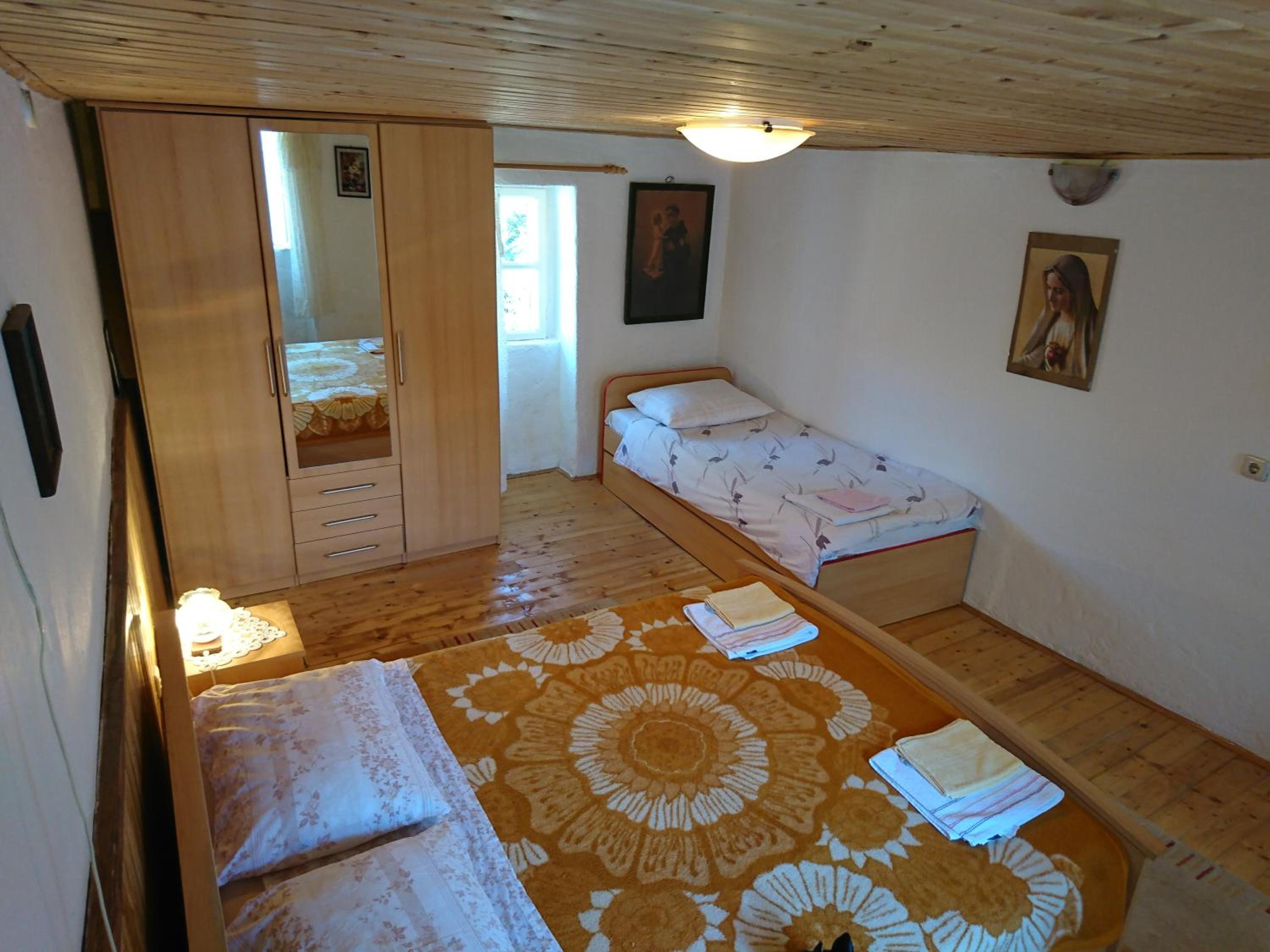 Family Room with Mountain View photo 1