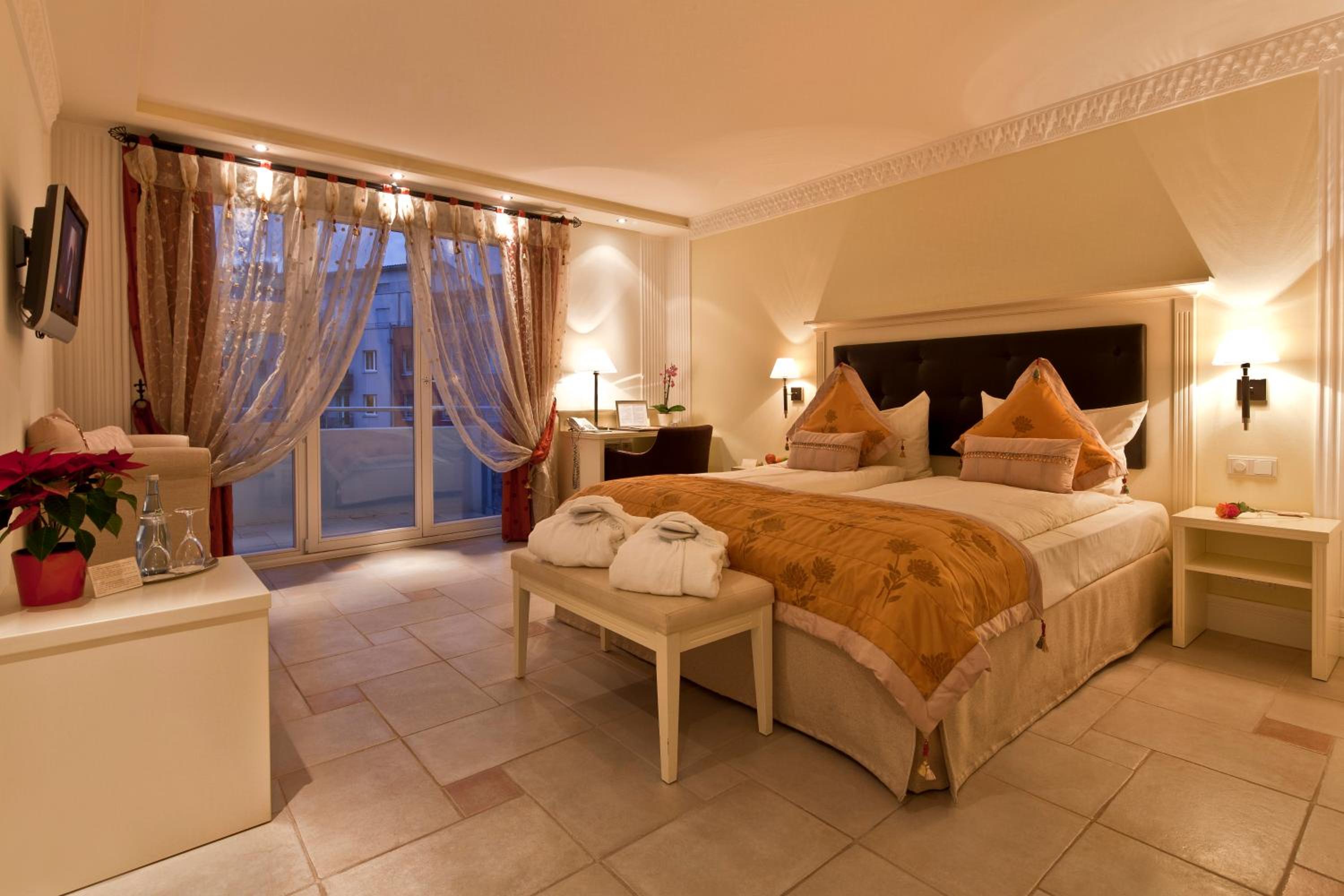 Double Room - Photo 5
