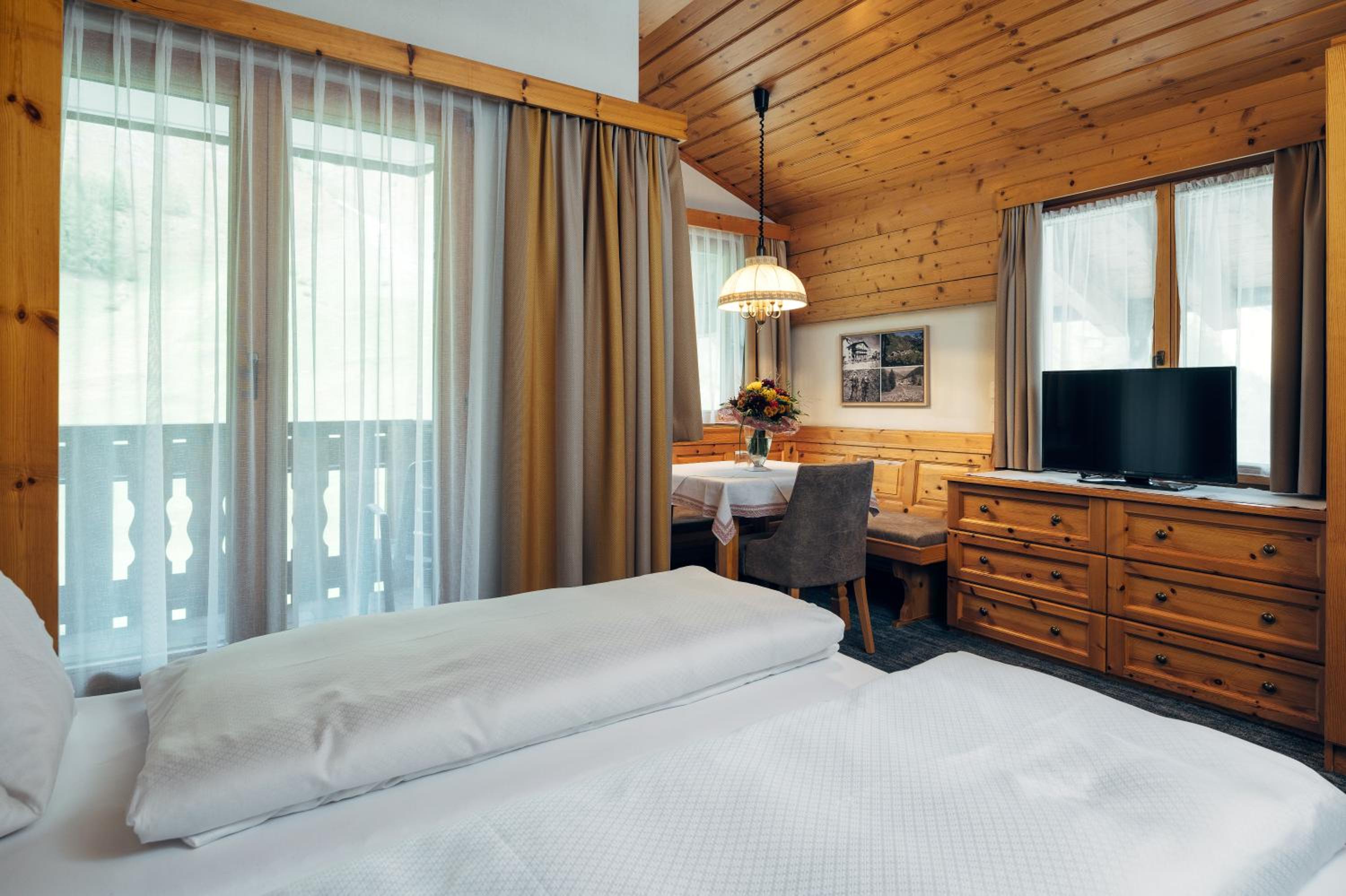 Standard Double Room with Balcony photo 2