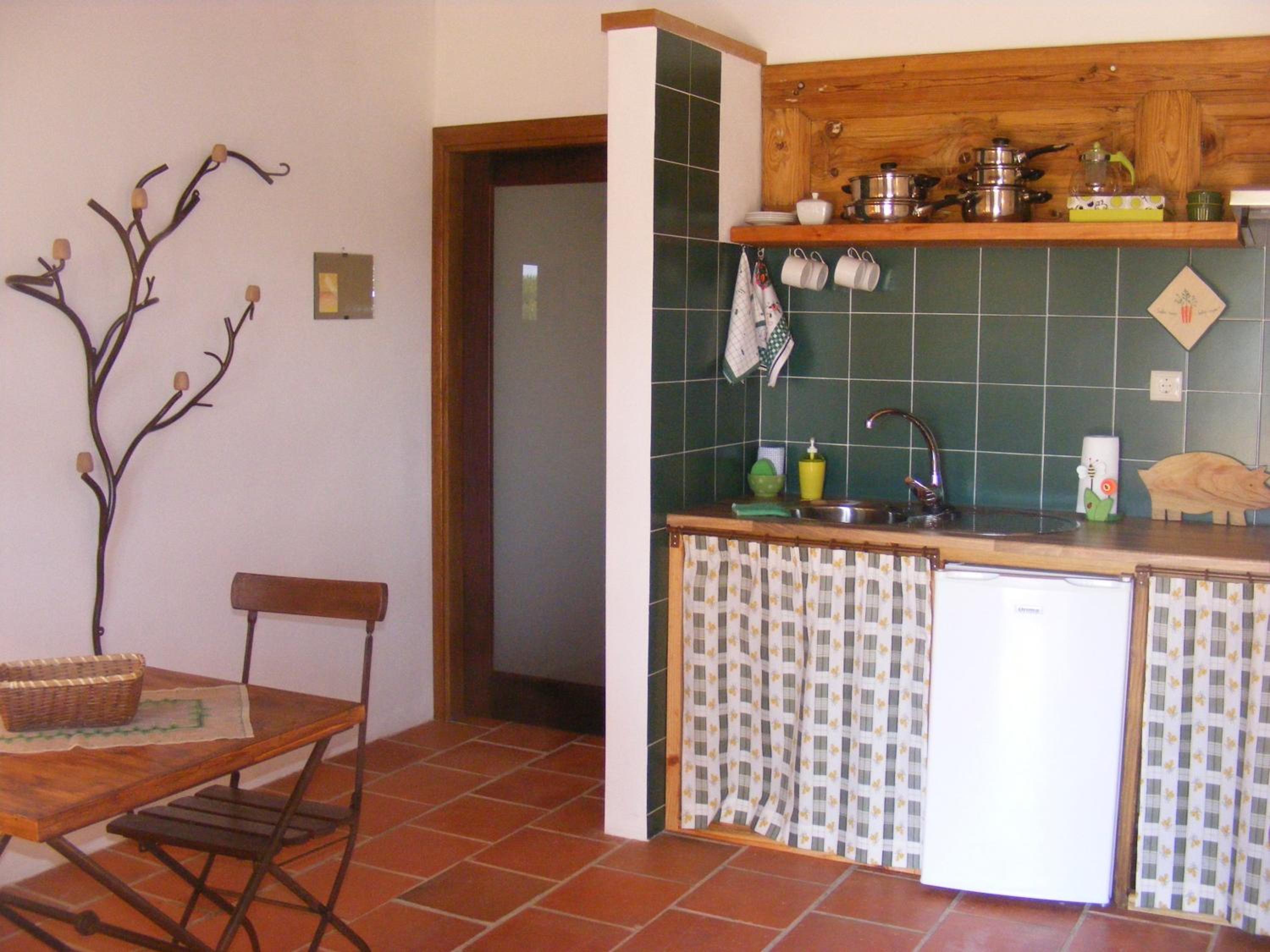 One-Bedroom Apartment - Photo 4
