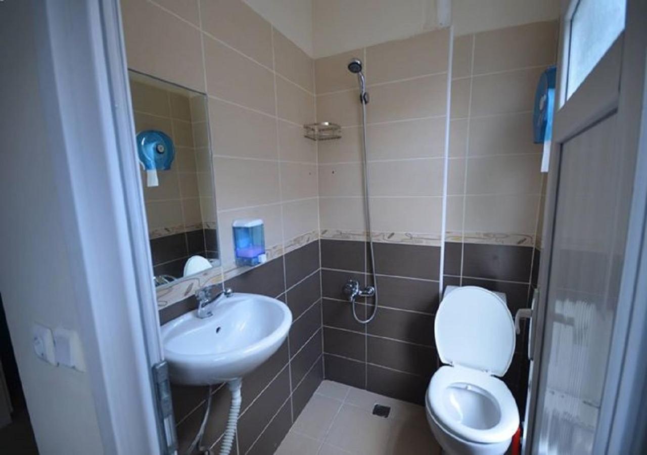 Twin Room with Bathroom photo 3