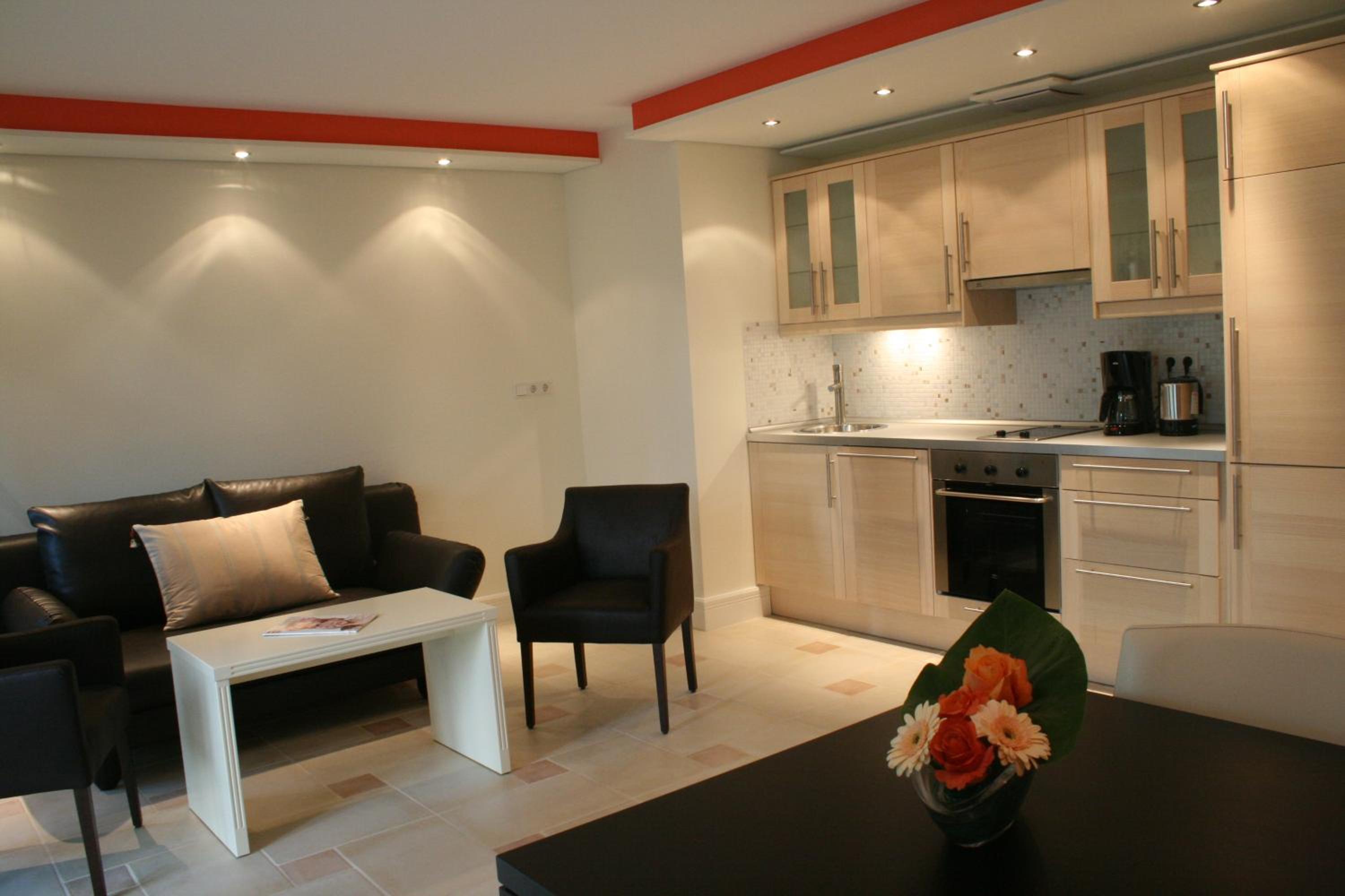 One-Bedroom Apartment - Photo 3