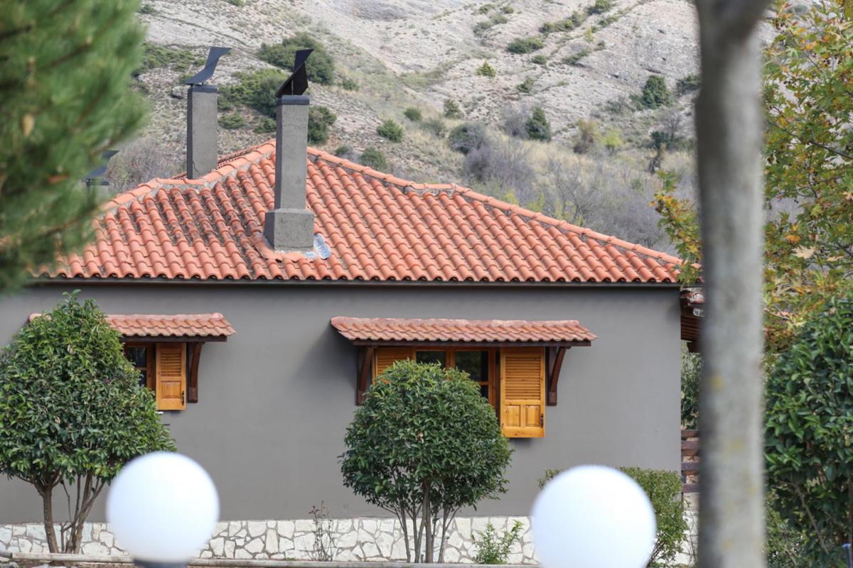 Quadruple Room with Mountain View photo 2