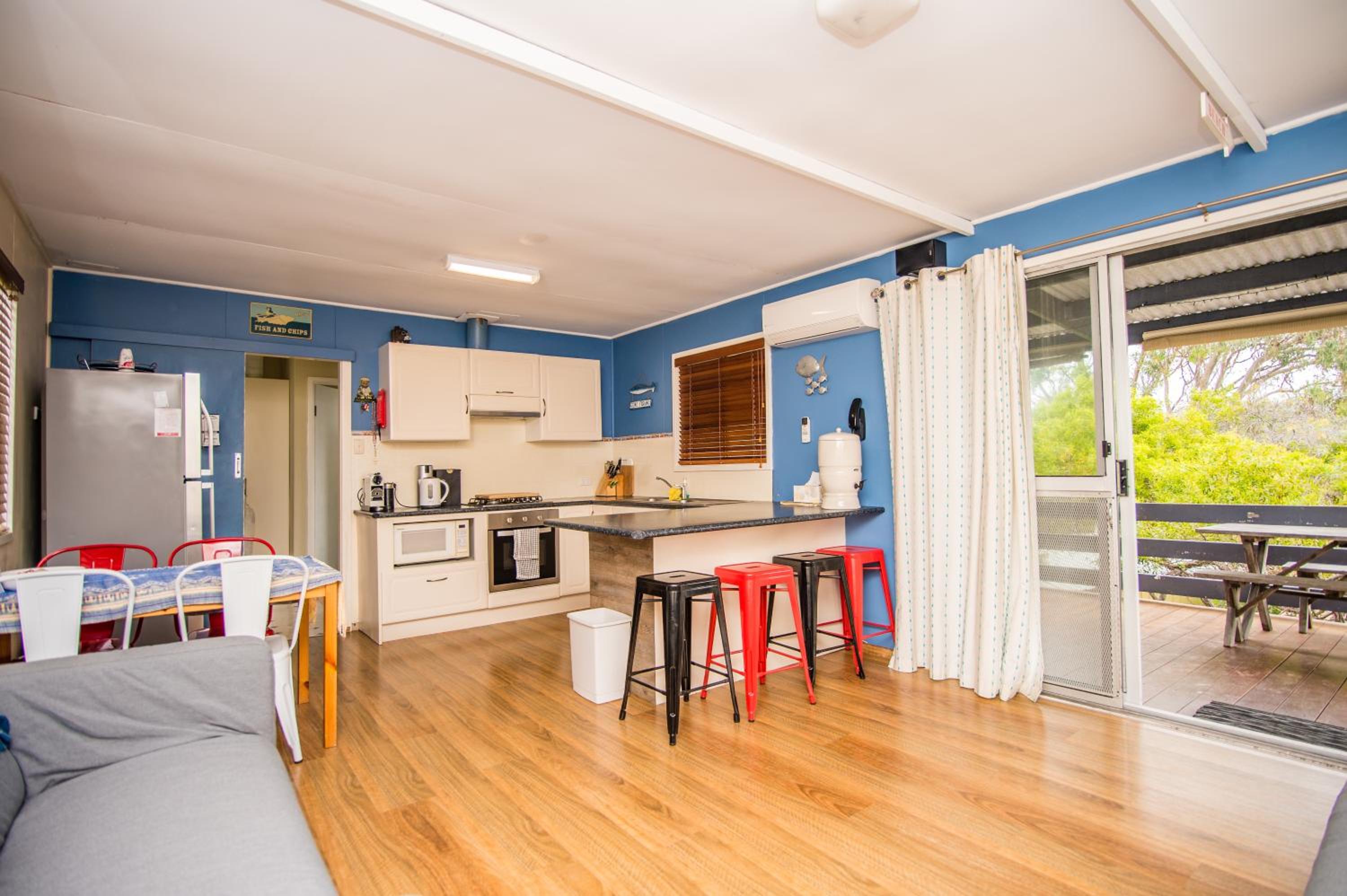 Three-Bedroom House photo 3