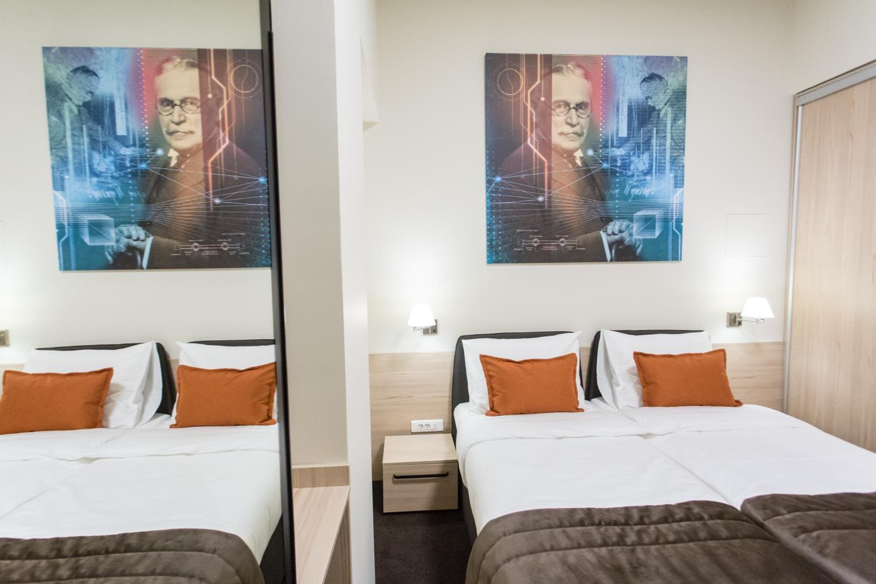 Double or Twin Room - Photo 3