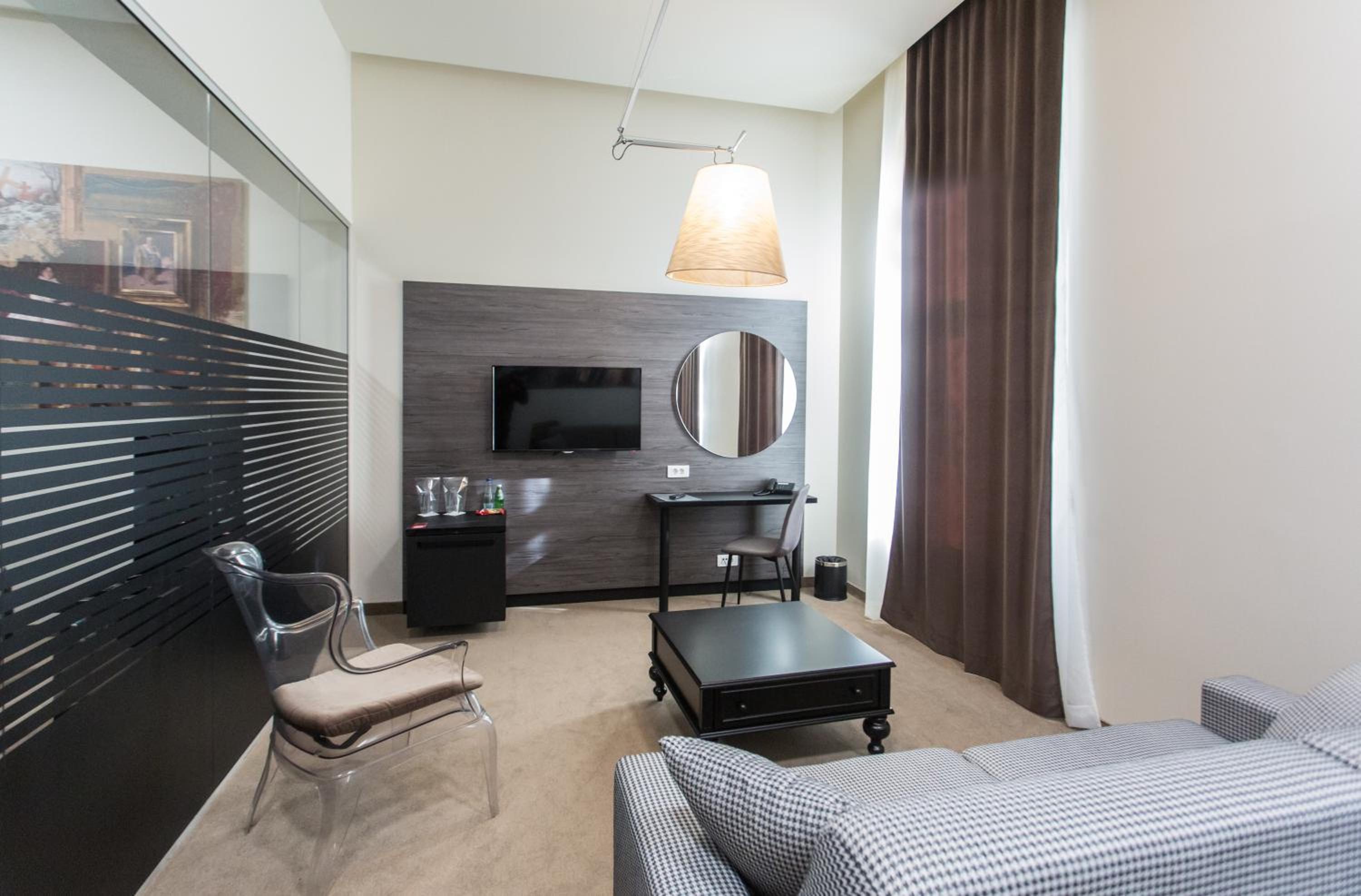 Deluxe Suite - Photo 1