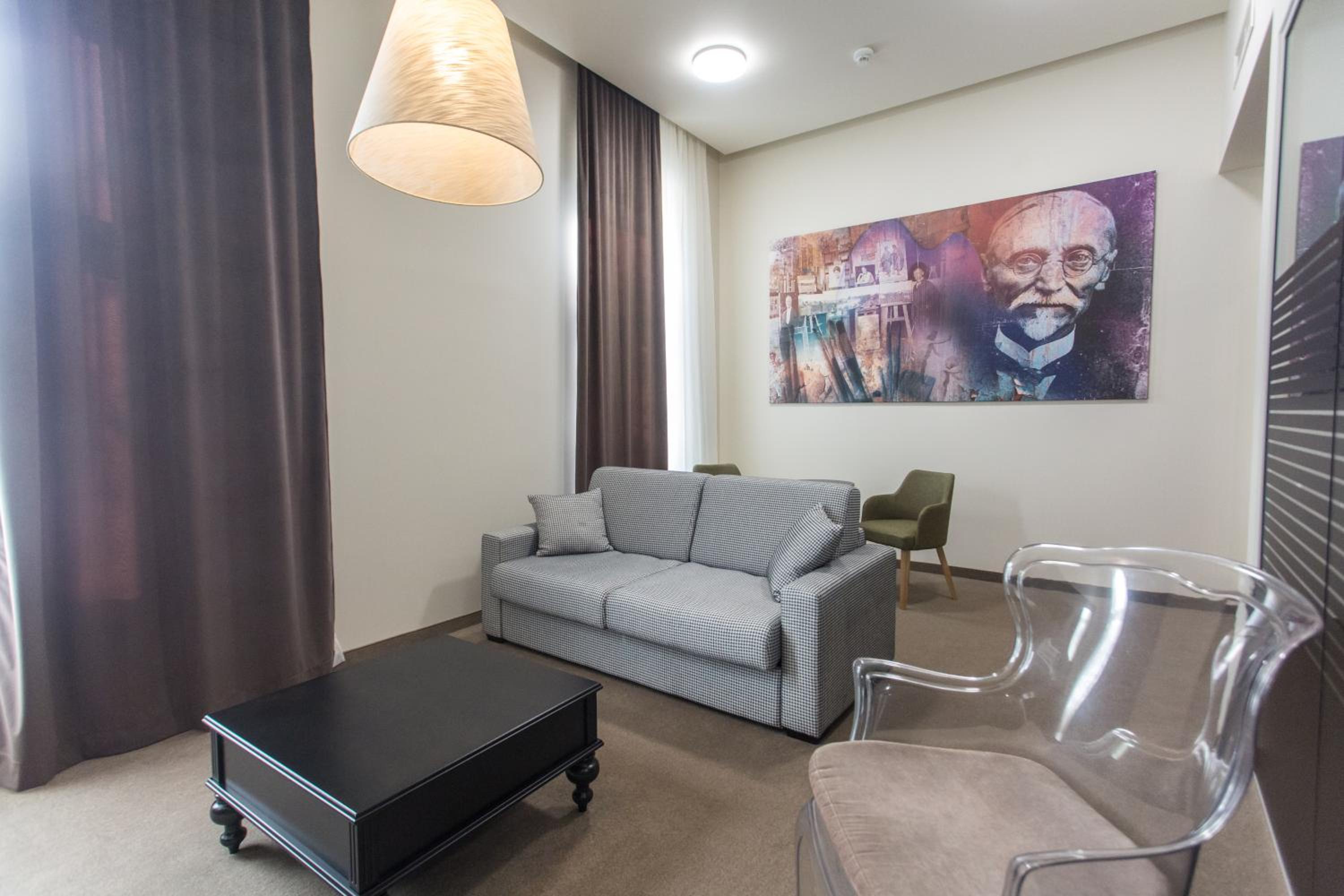 Deluxe Suite - Photo 3