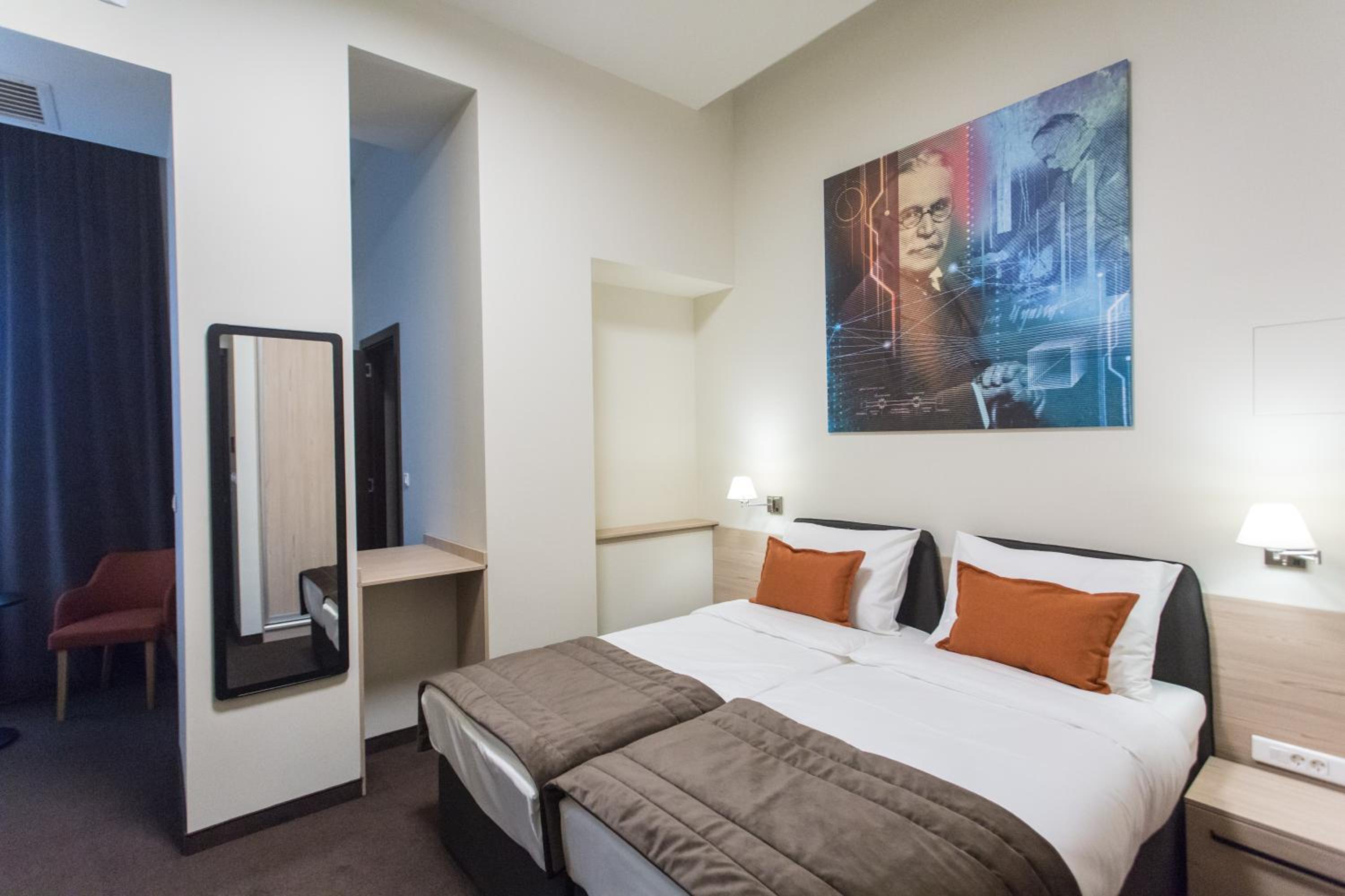 Double or Twin Room - Photo 4