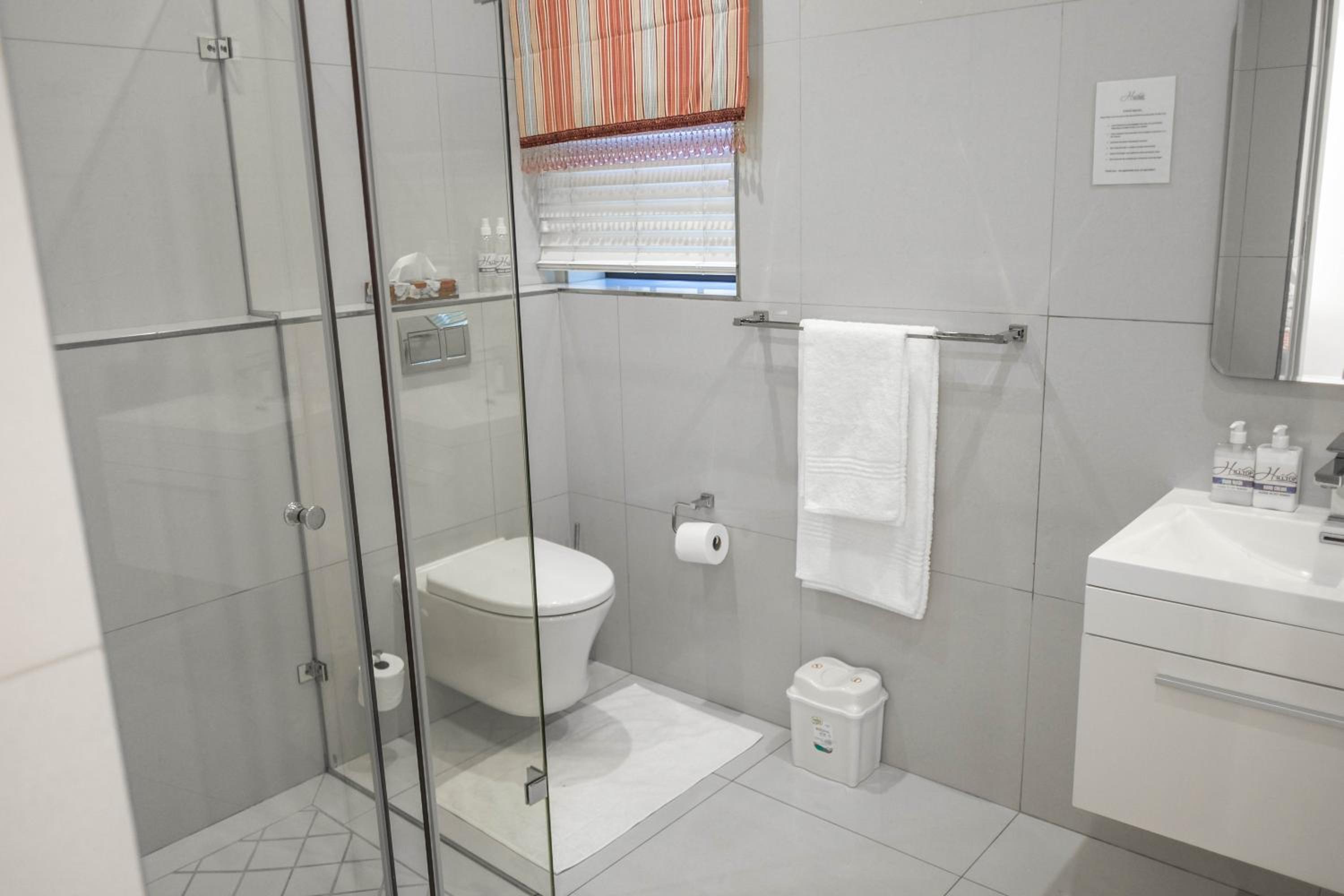 Double Room with Patio - Photo 14