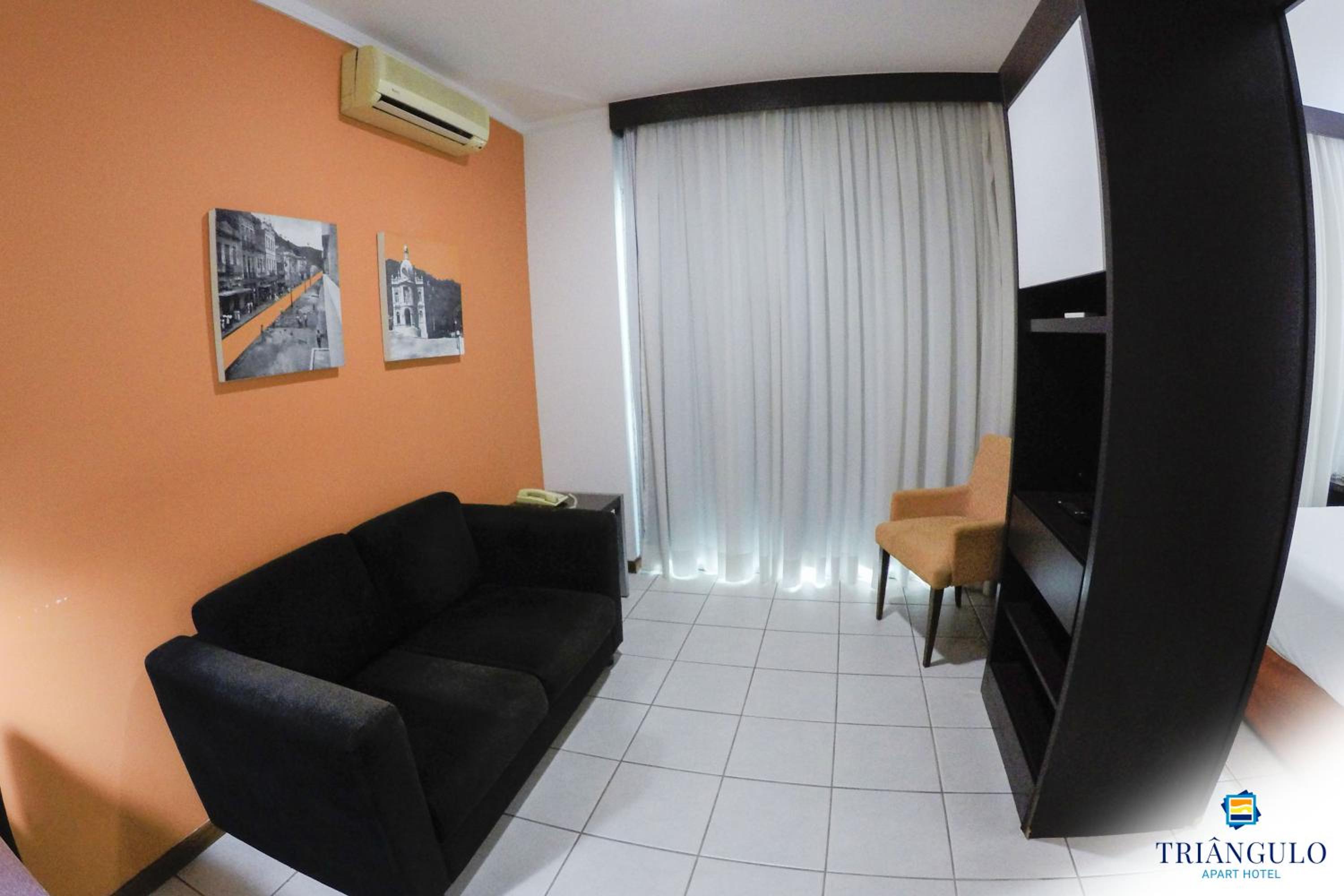 Executive Suite - Photo 3