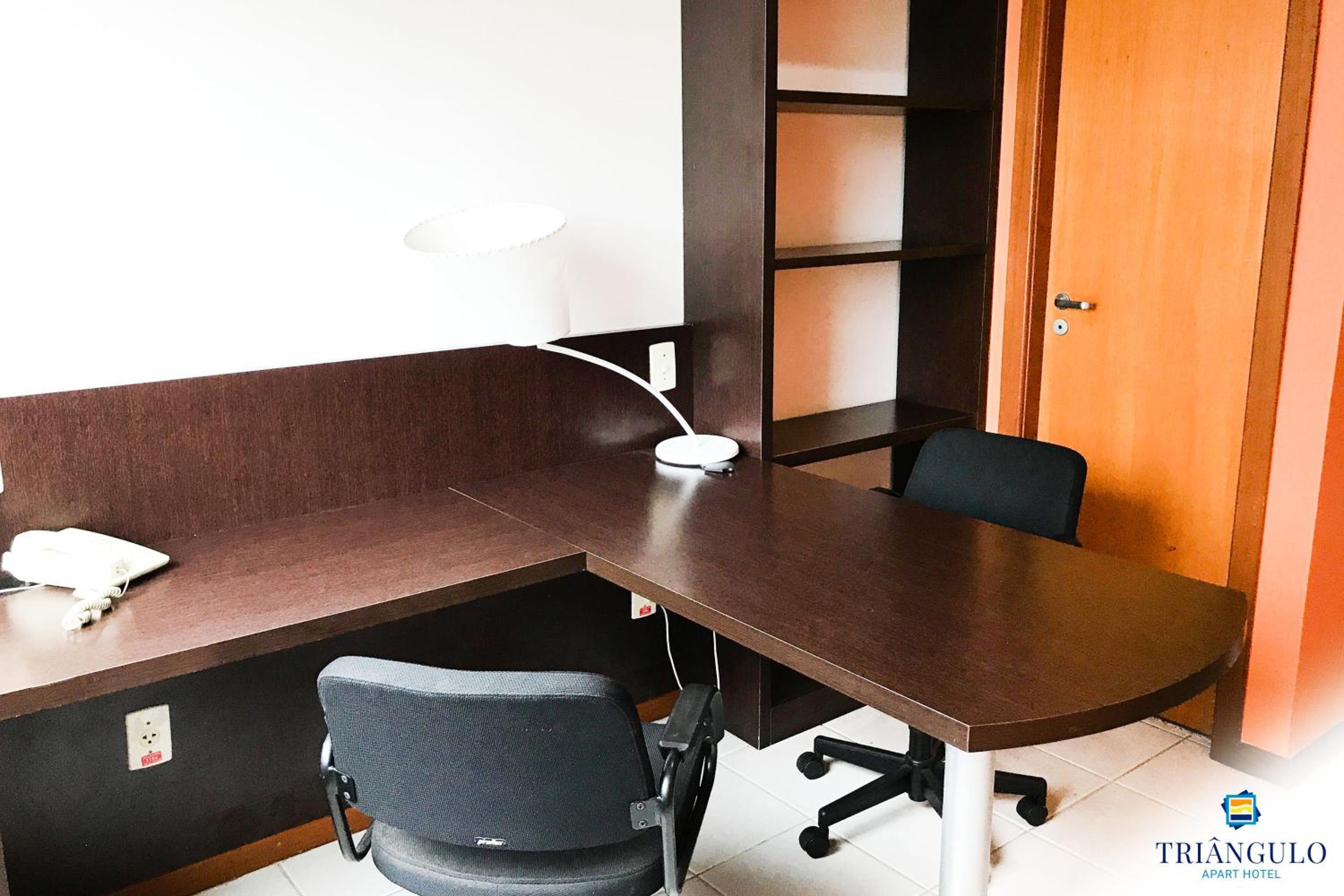 Executive Suite - Photo 4