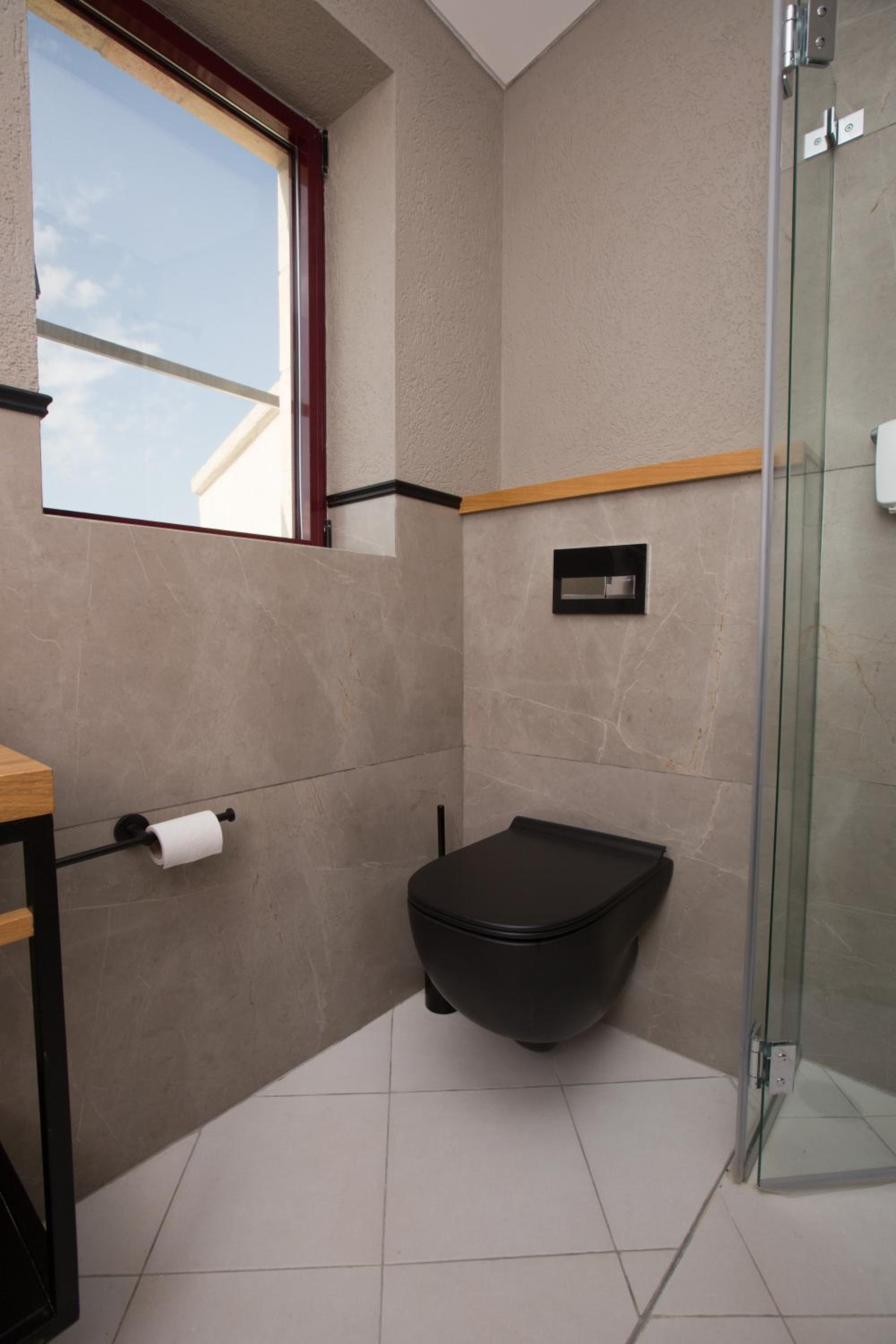 Suite with Balcony - Photo 19