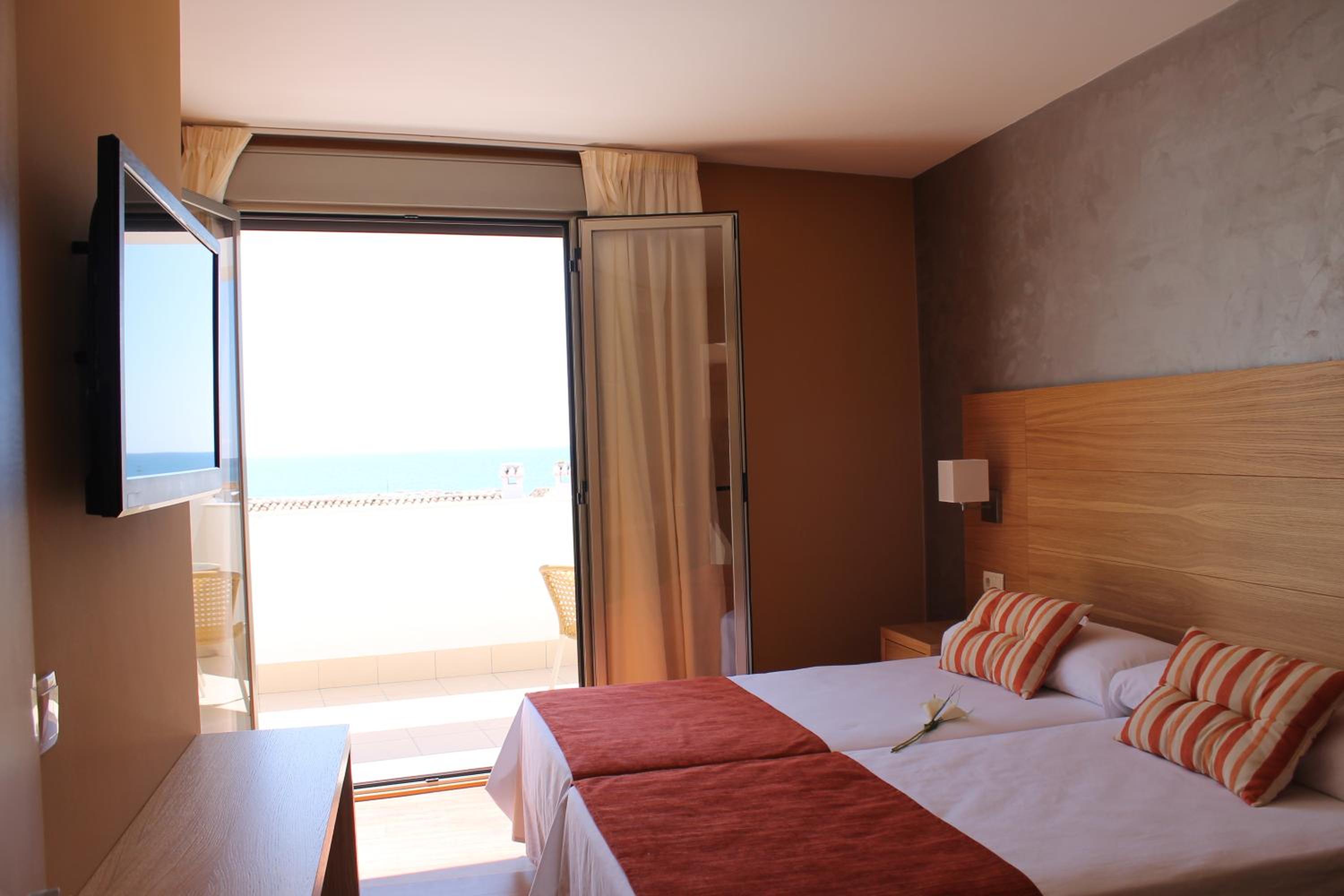 Habitación Doble con Terraza y Vista al Mar
