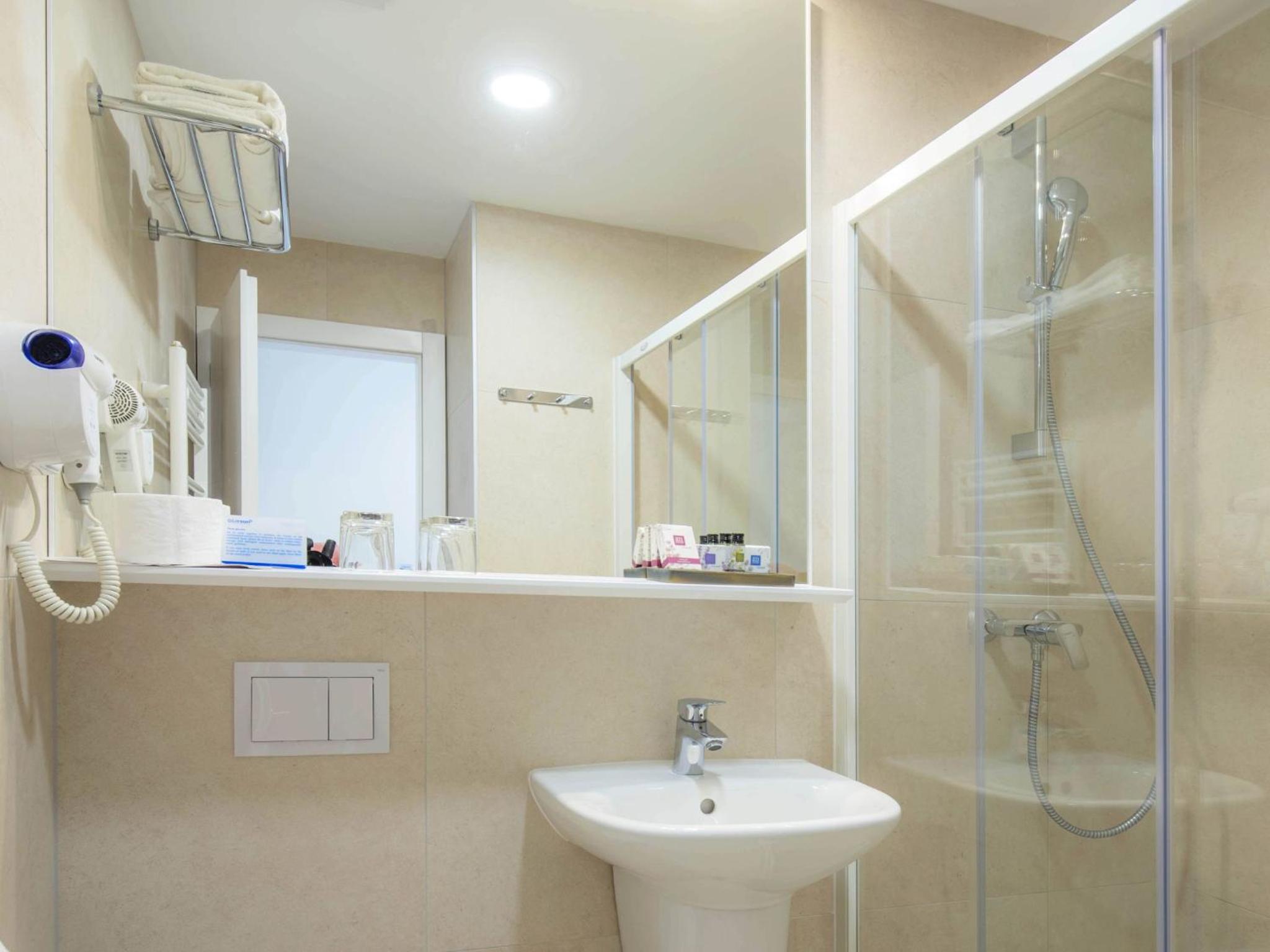Superior Sea Side Double Room with Balcony - Photo 6