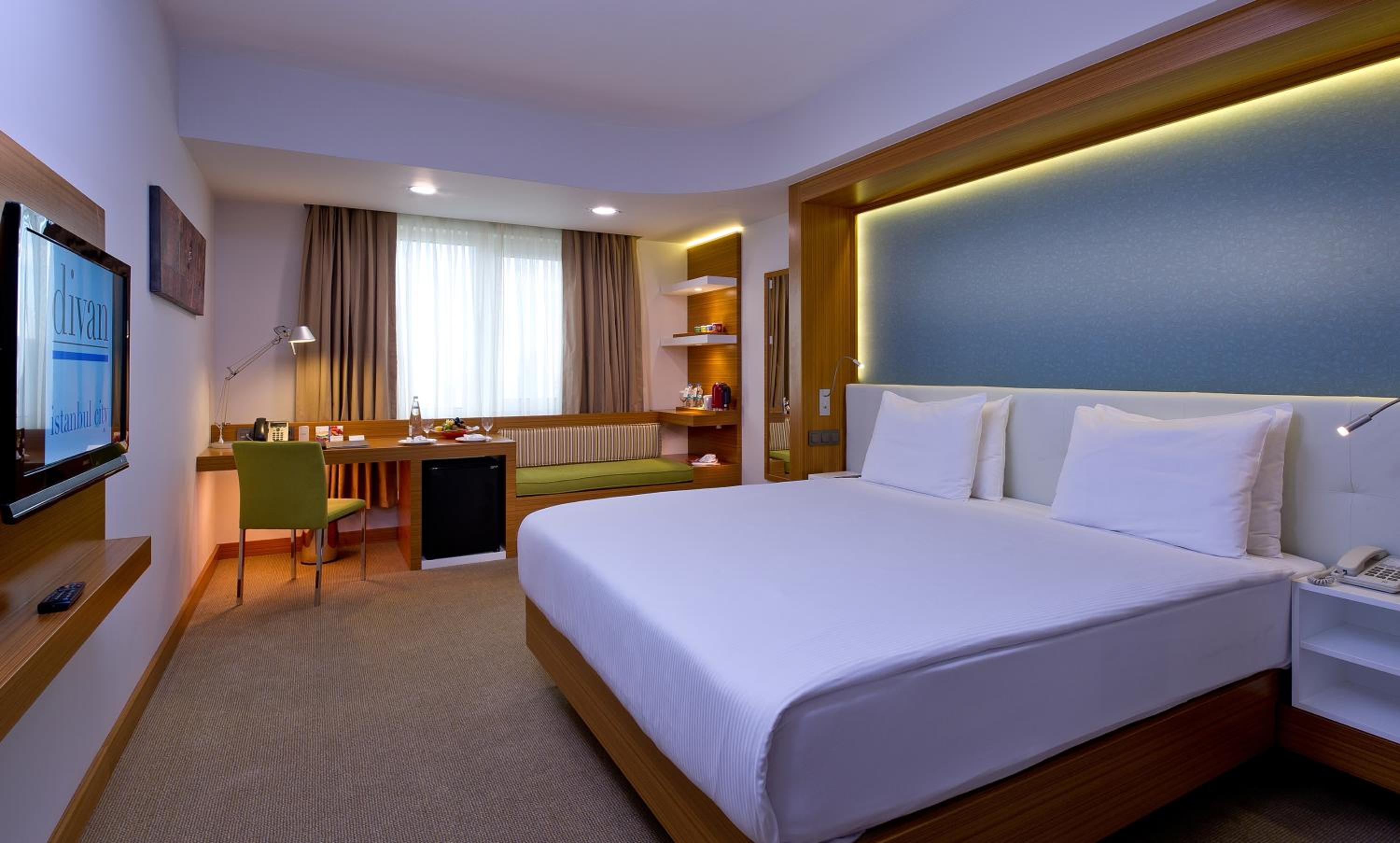 Standard King Room photo 3