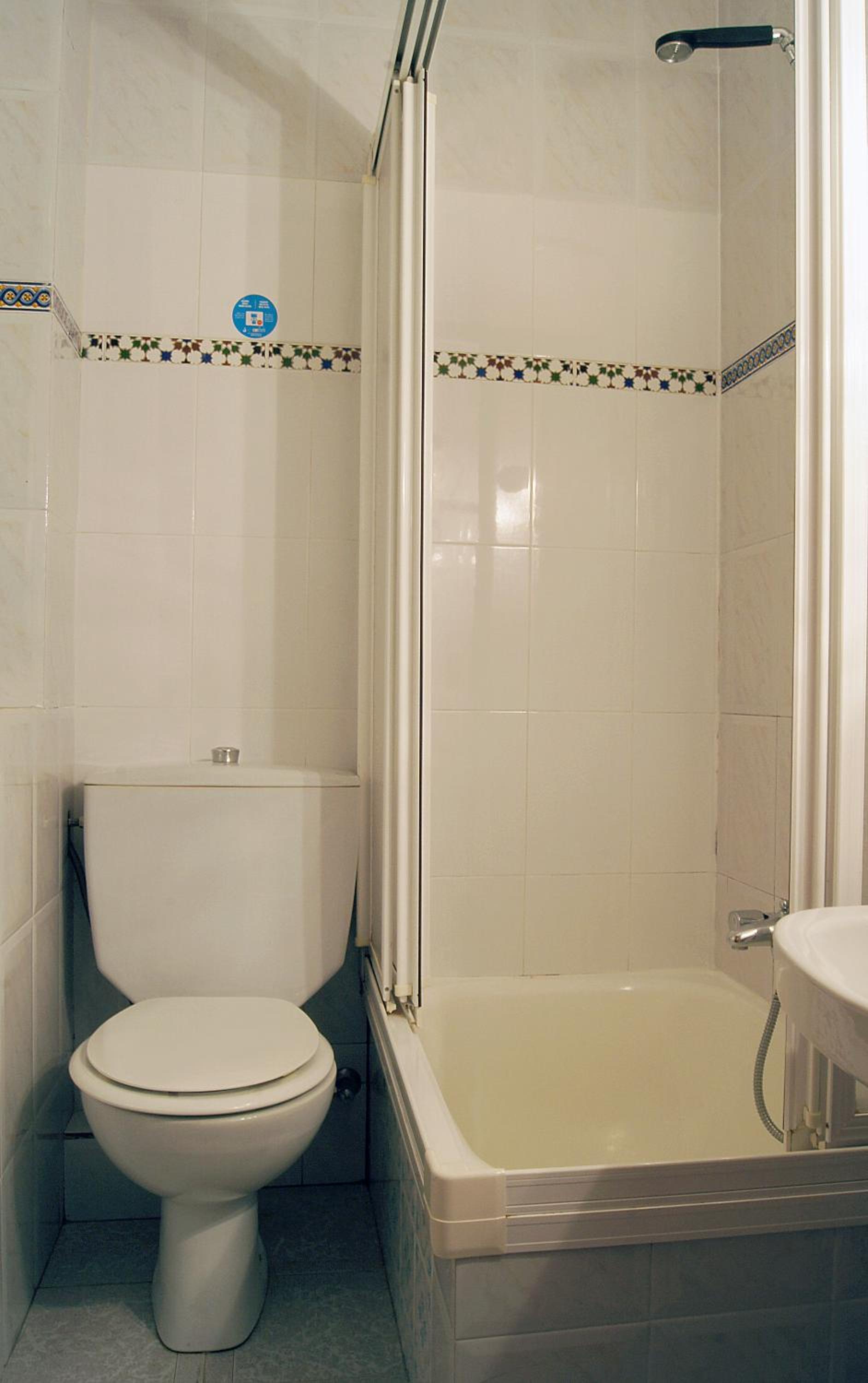 Habitación individual con baño privado