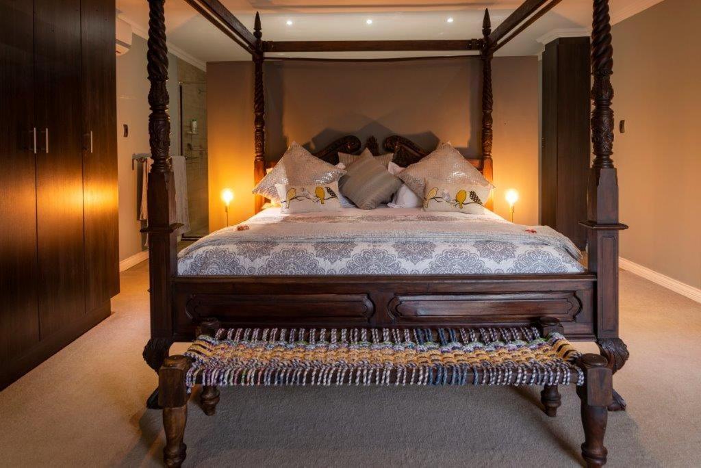 Deluxe King Room - Photo 1