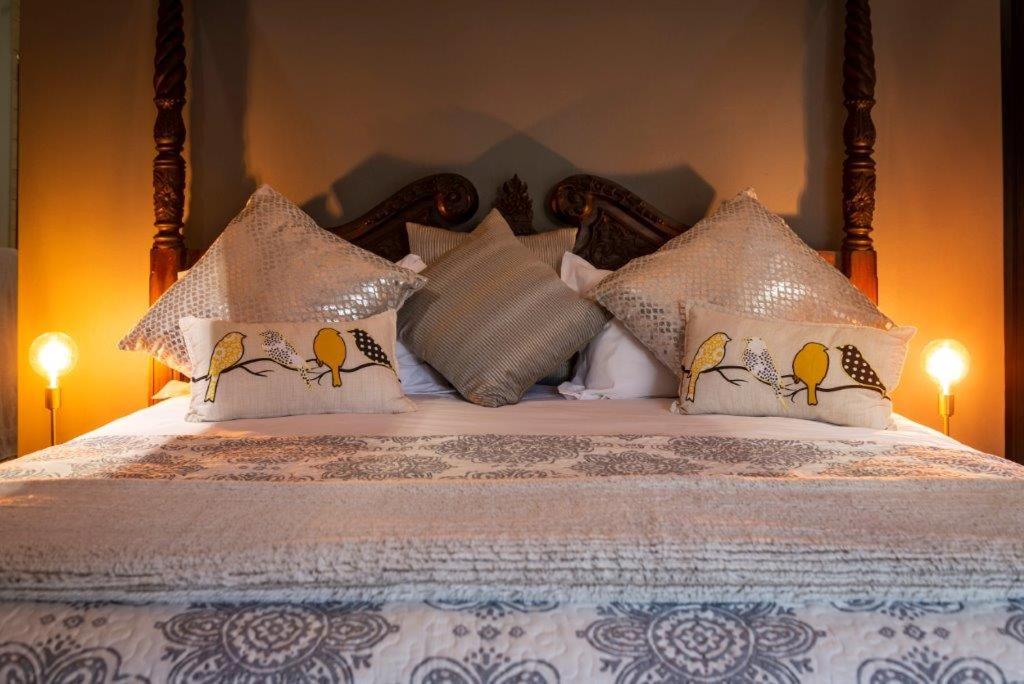 Deluxe King Room - Photo 2