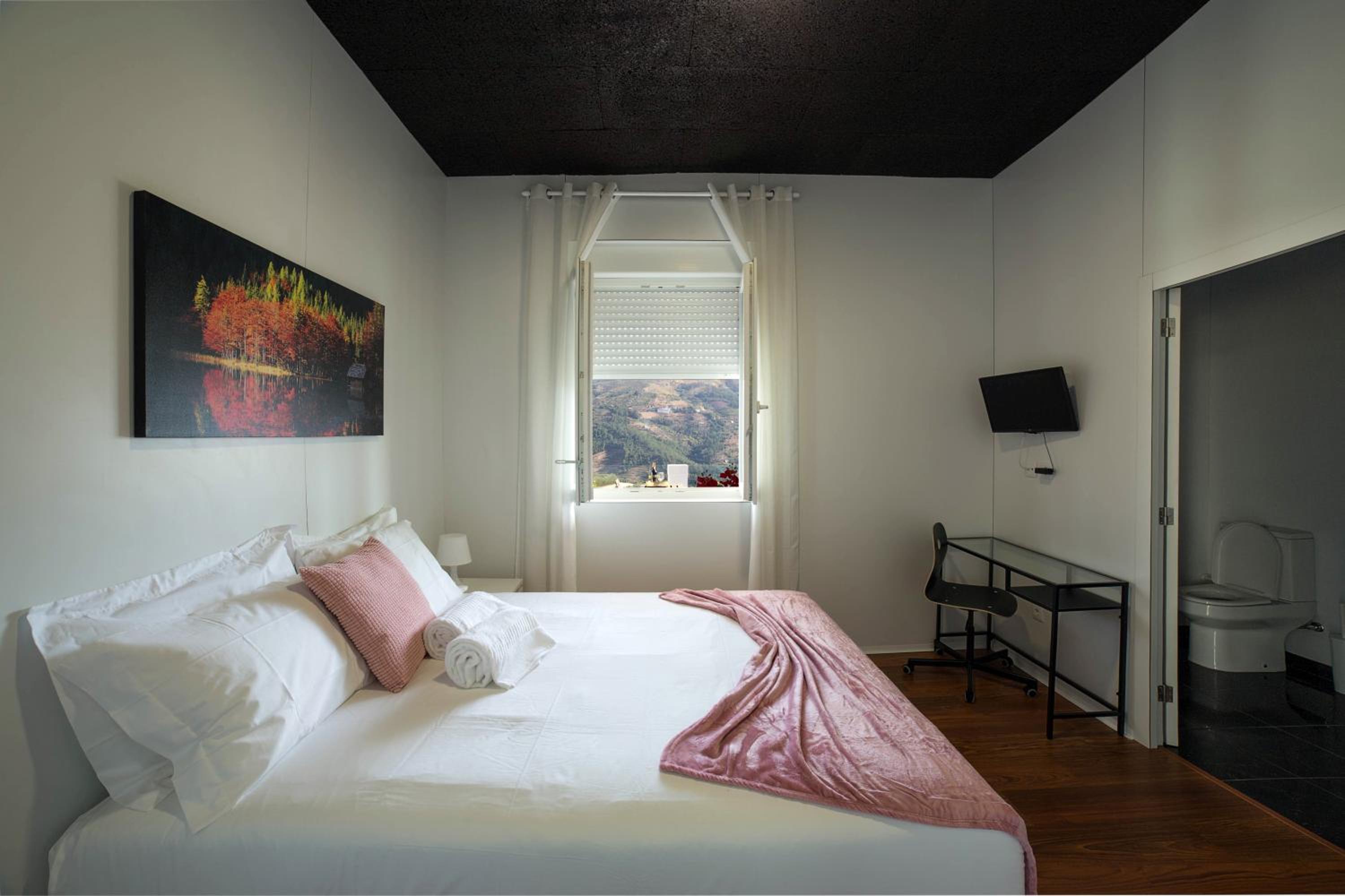 Double Room with Private Bathroom - Photo 1